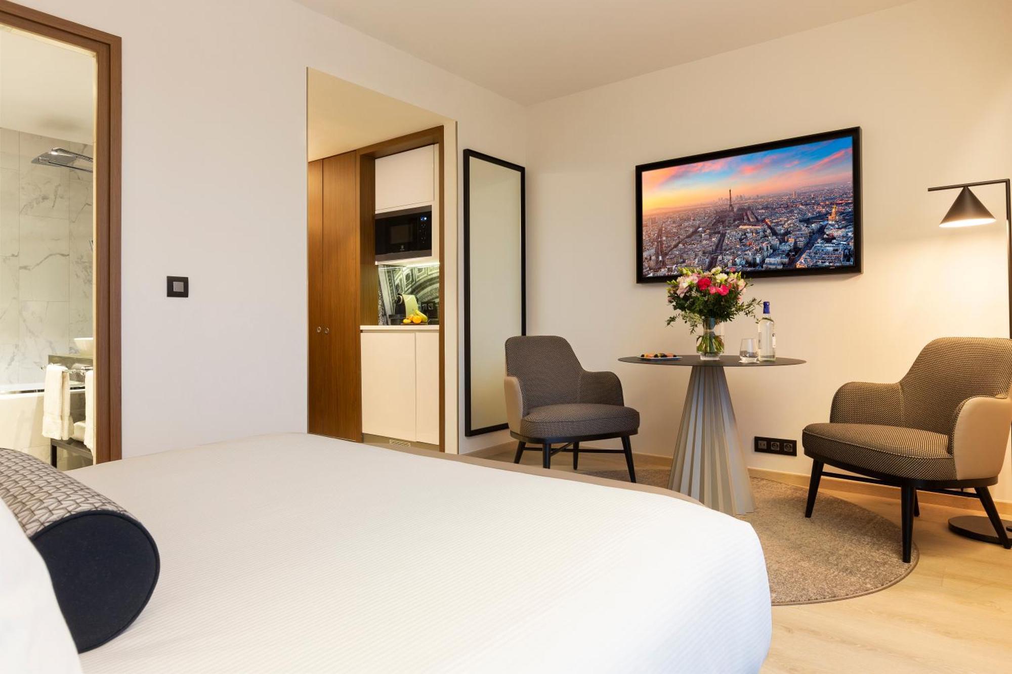 La Clef Tour Eiffel By The Crest Collection Hotel