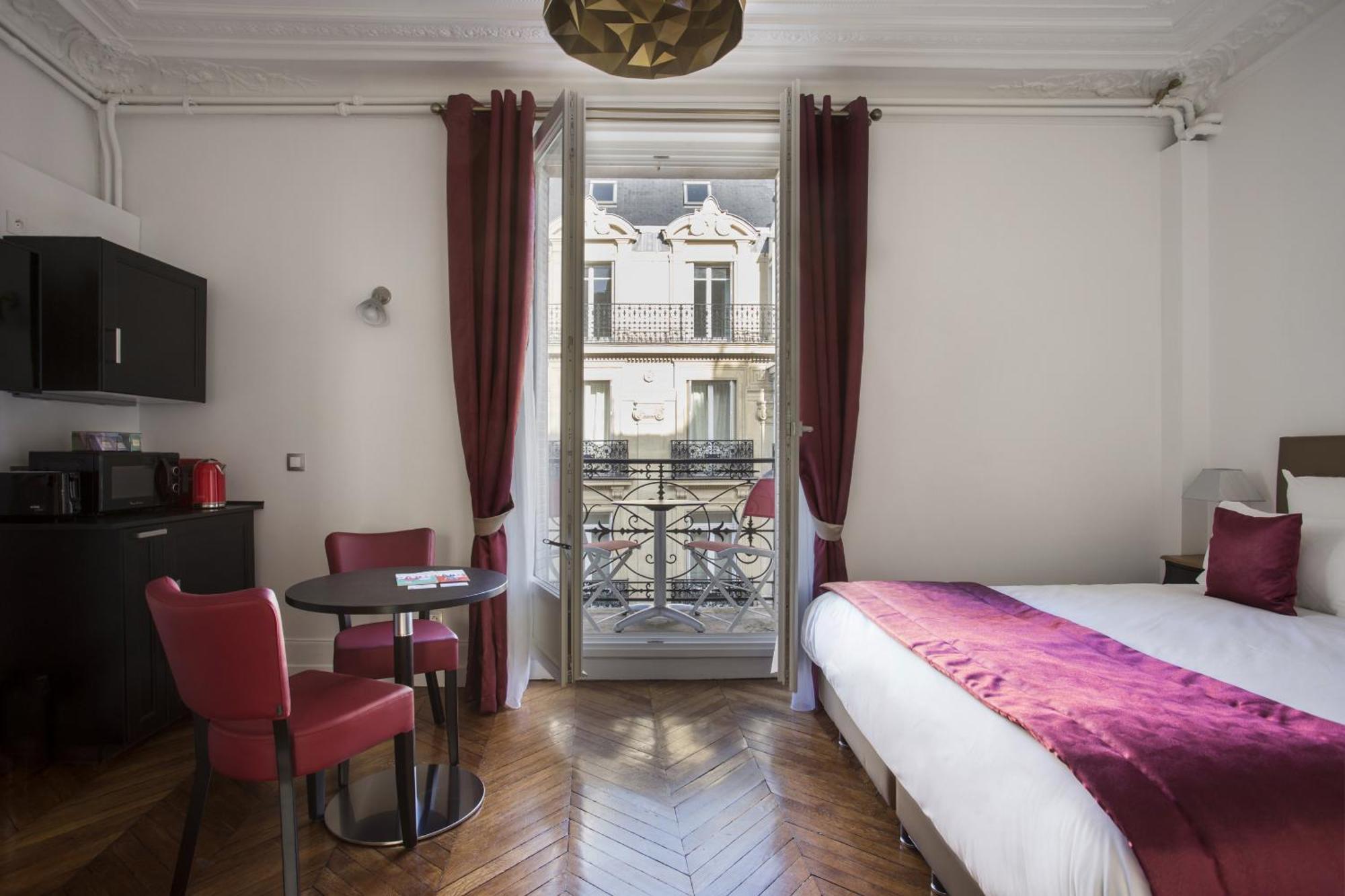 Vestay George V * Paris