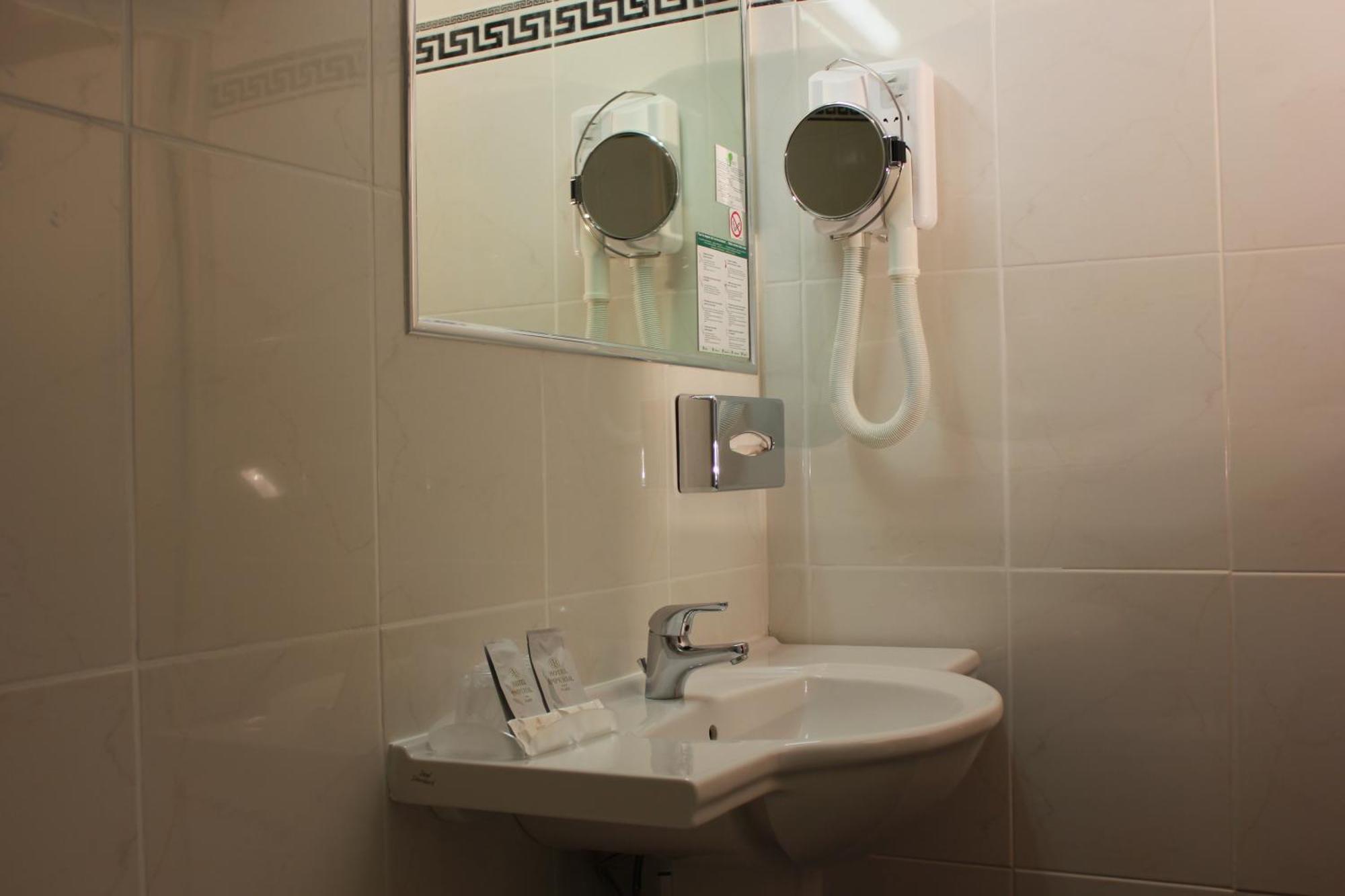 Imperial 3*