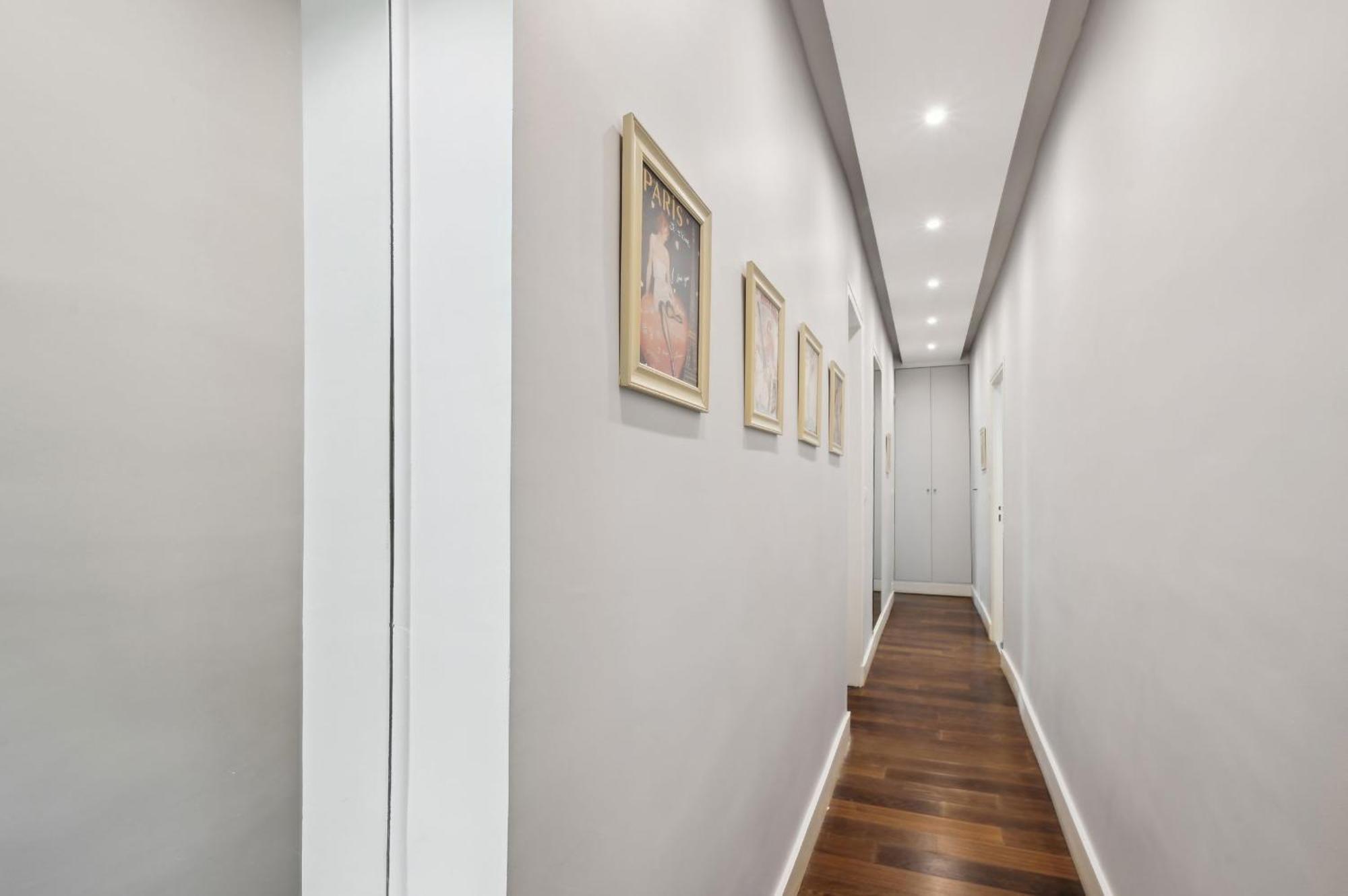 Champs-elysees & Arc De Triomphe - Cityapartmentstay Paris