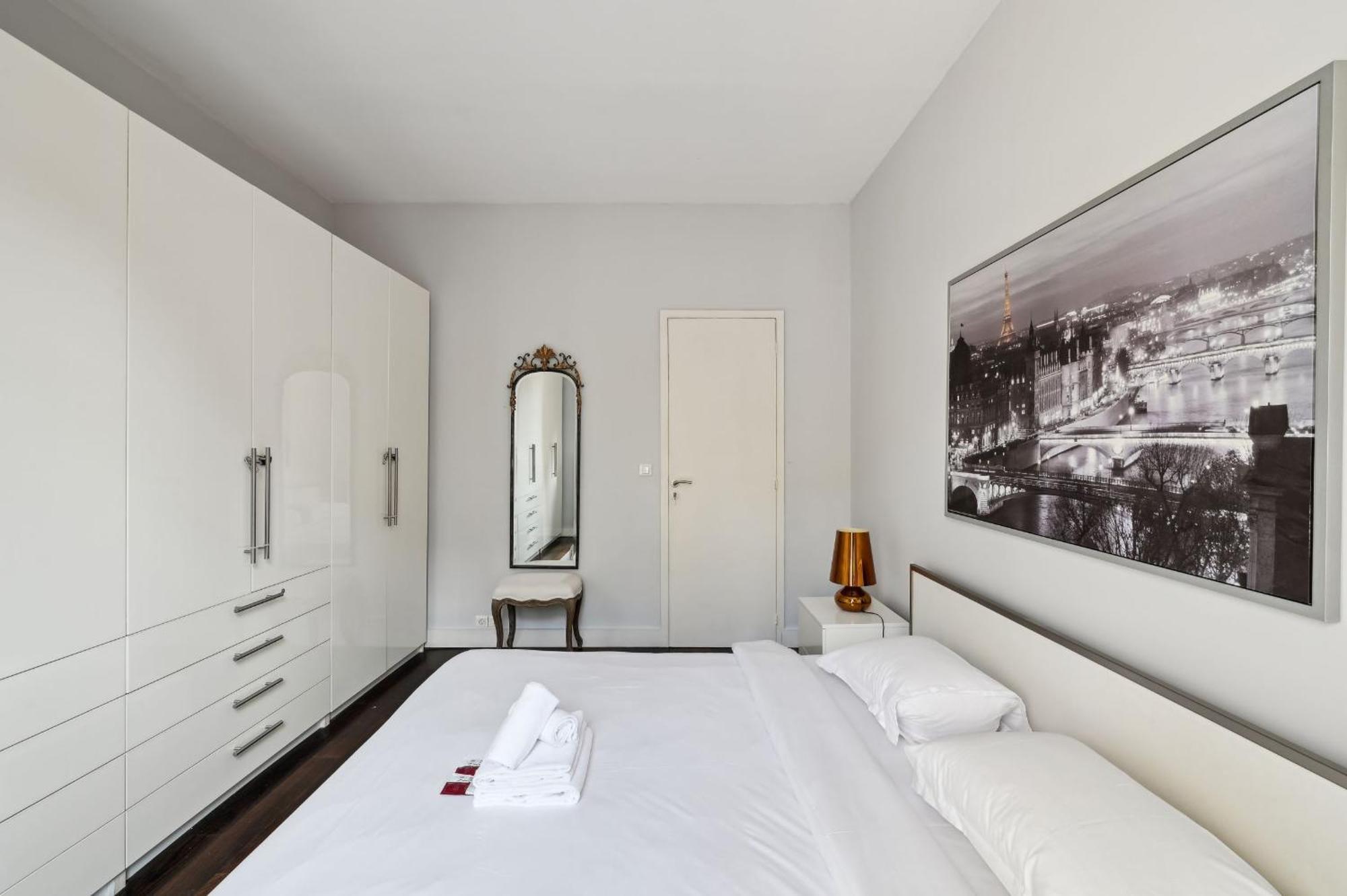 Champs-elysees & Arc De Triomphe - Cityapartmentstay Apartment *