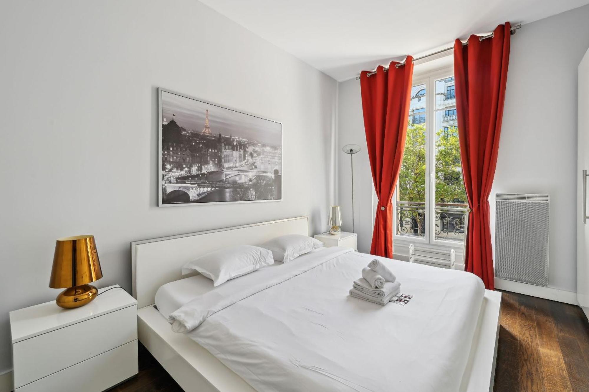 Apartment Champs-elysees & Arc De Triomphe - Cityapartmentstay