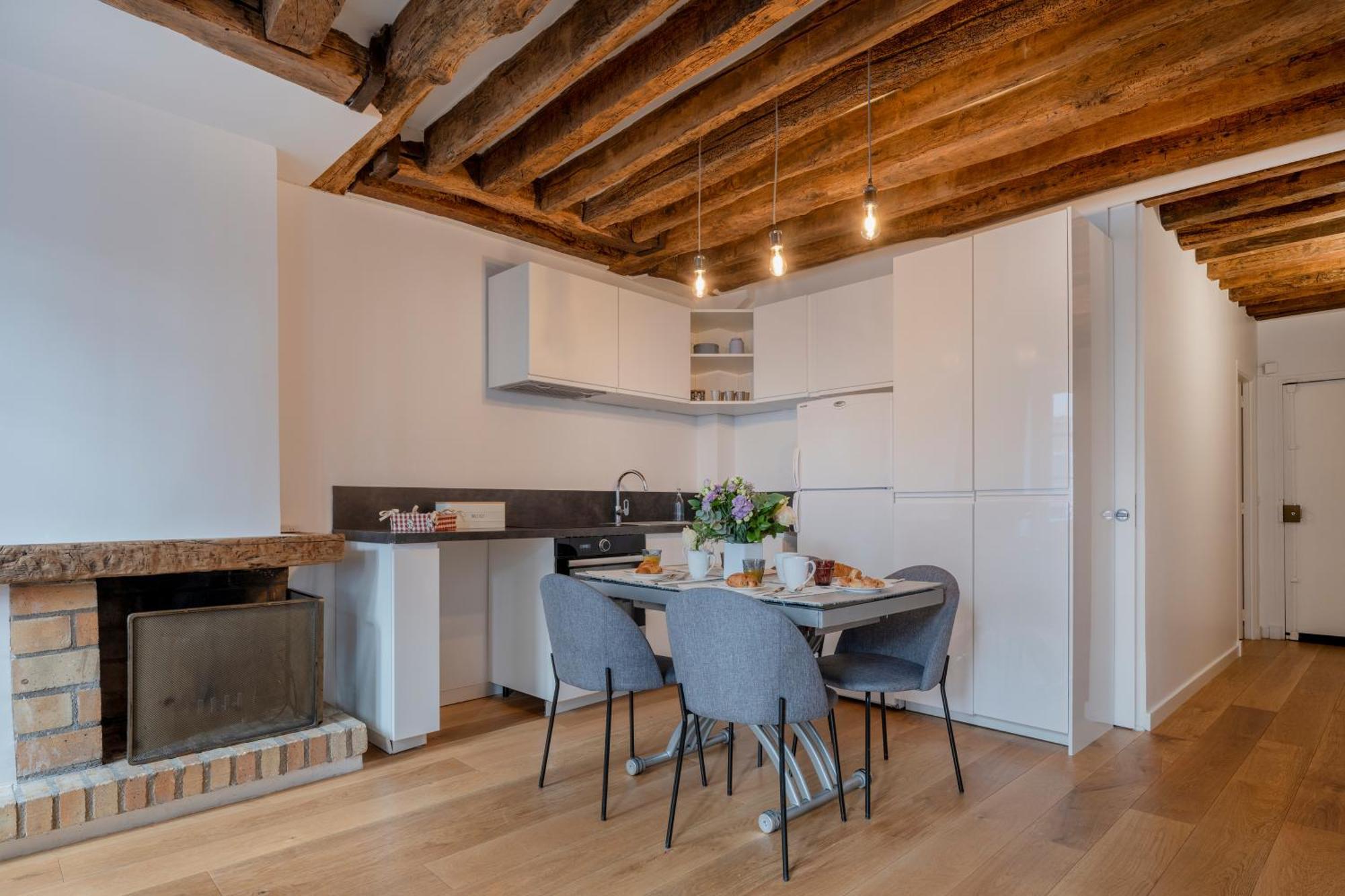 Center Greneta Apartment