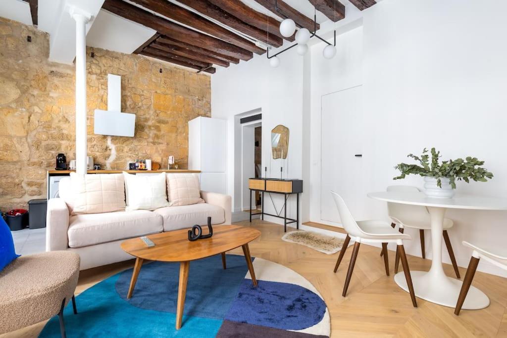 Typical Parisian Apart#quatier Latin#notre Dame# Apartment Paris