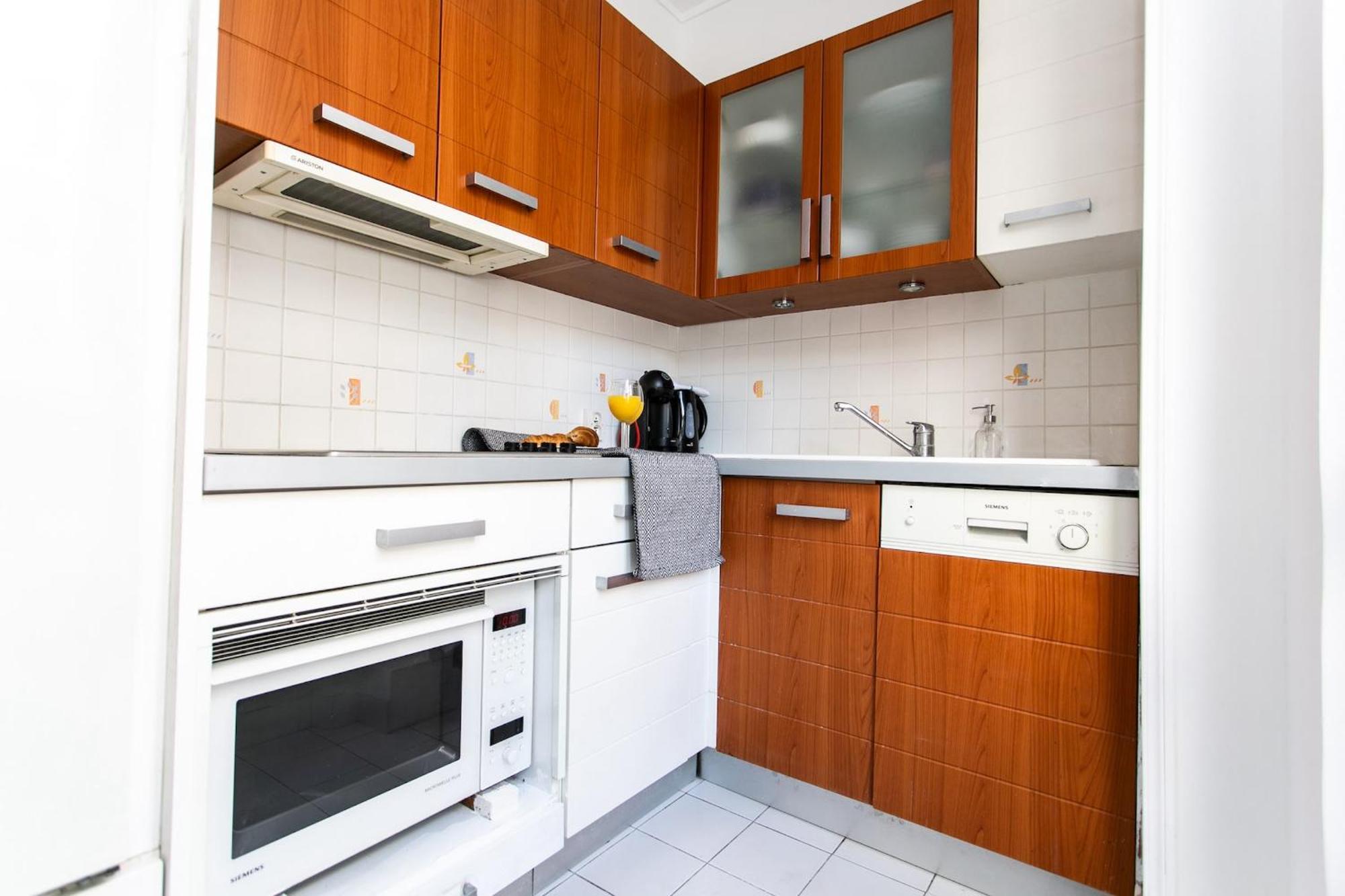Marche 2Br Cosy Appartement *