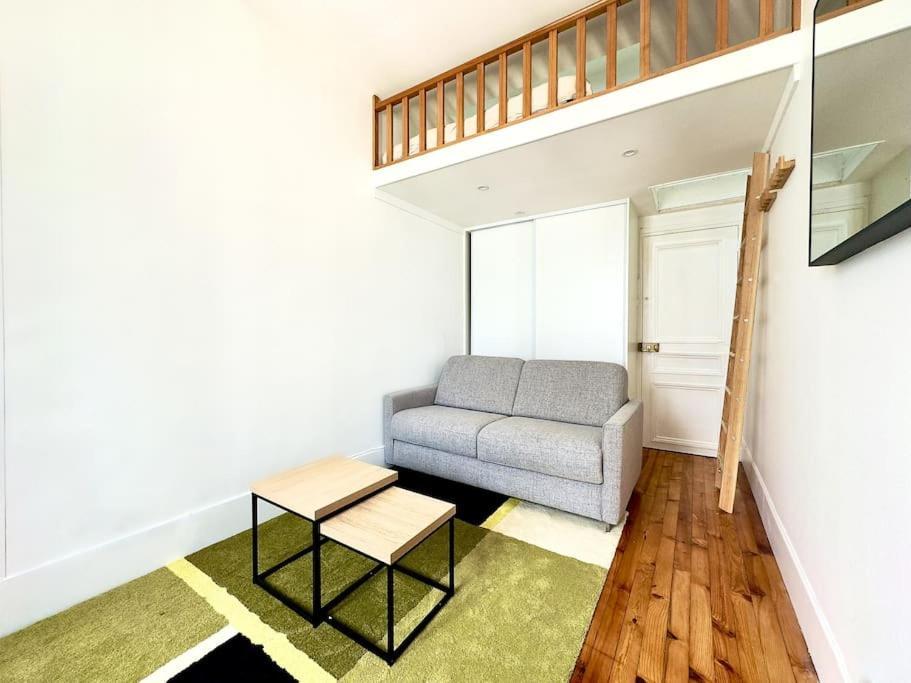 Apartment Mezzanine Cosy 4p Champs Elysees Paris