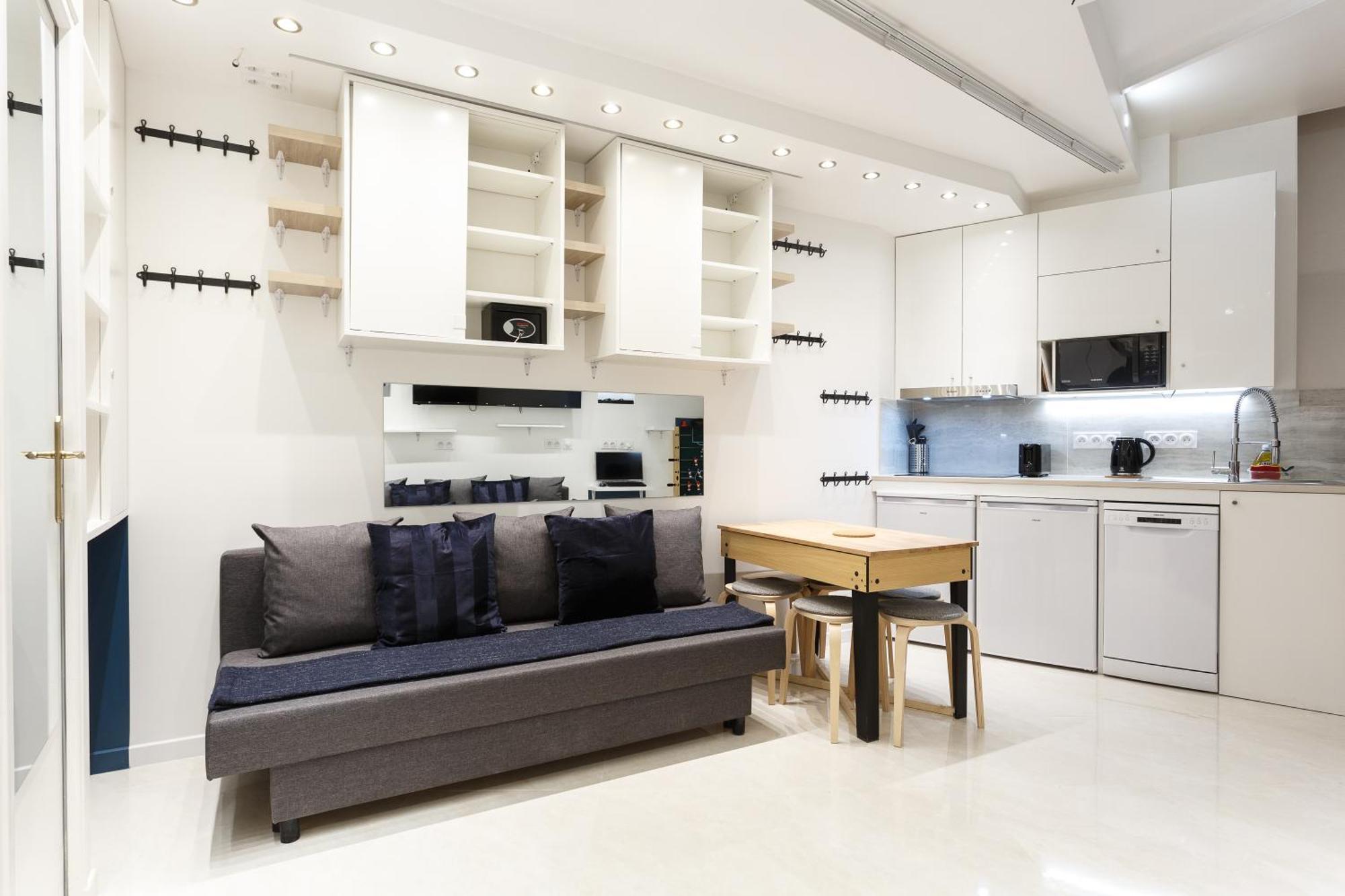 Petits Champs Bed & Breakfast Paris