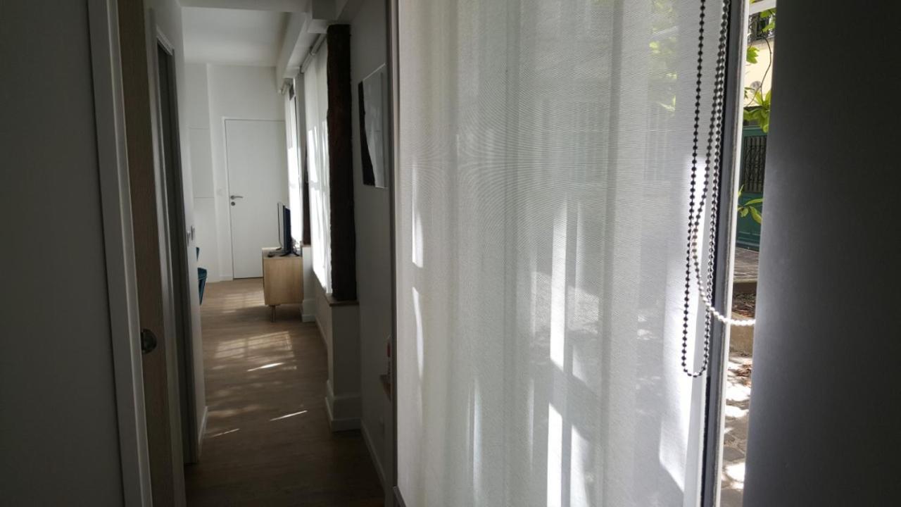 Transparent Marais Apartment