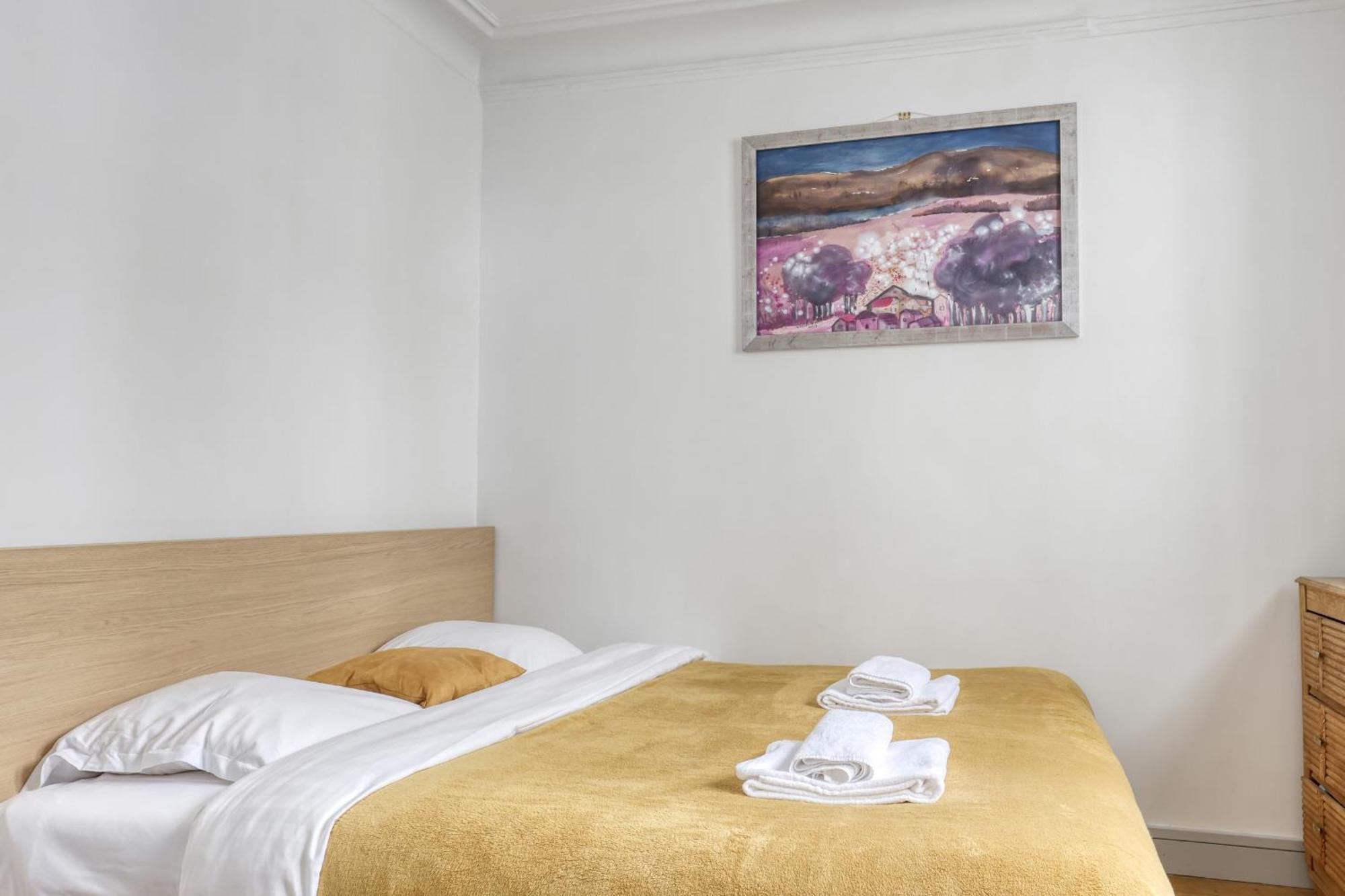 Apartment Large Duplex Flat In A Courtyard - Trendy 10 *