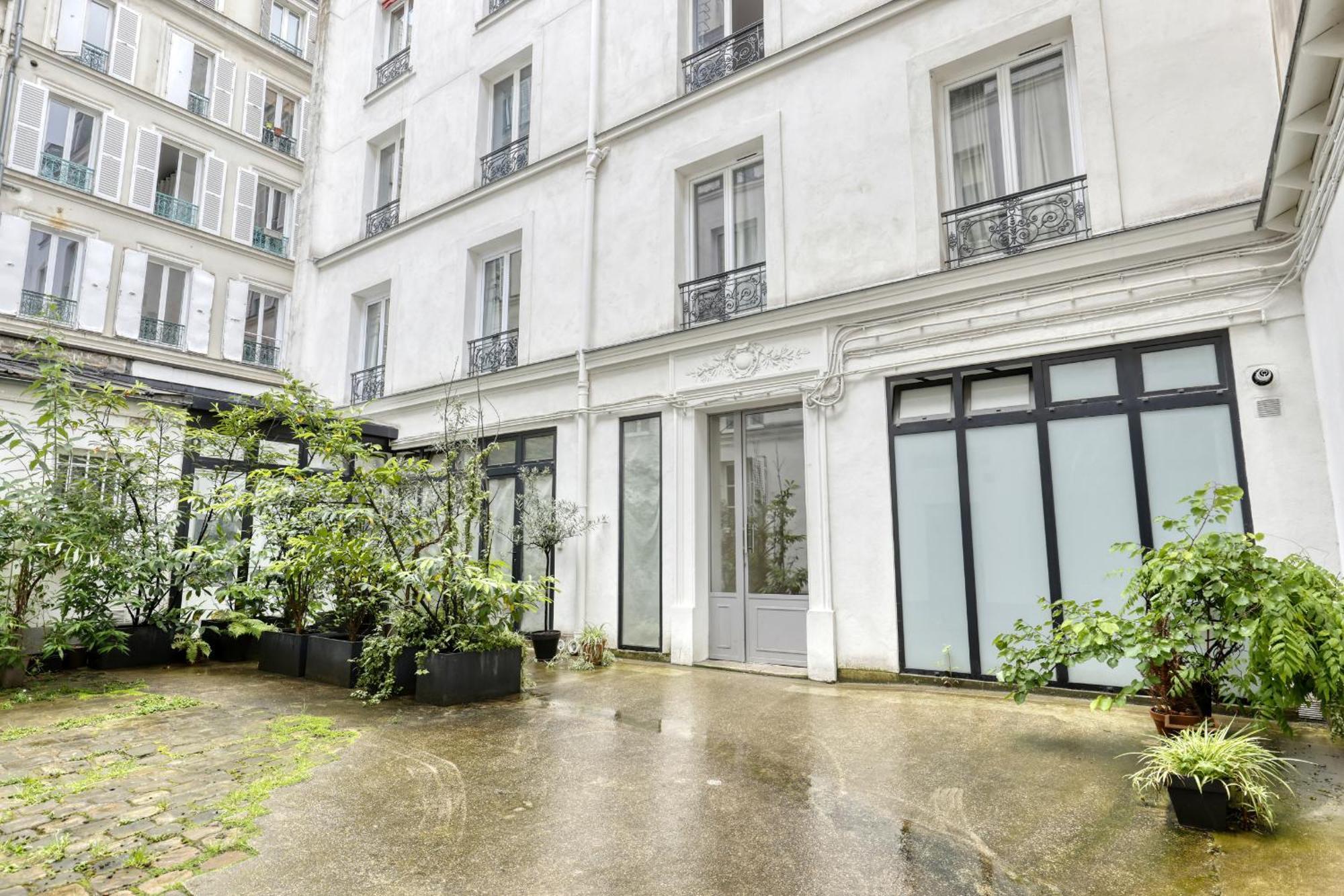 Apartment Large Duplex Flat In A Courtyard - Trendy 10 *