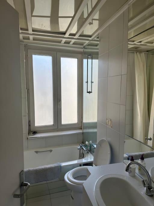 Apartment Lumineux De 47m2 Dans Le 17eme *