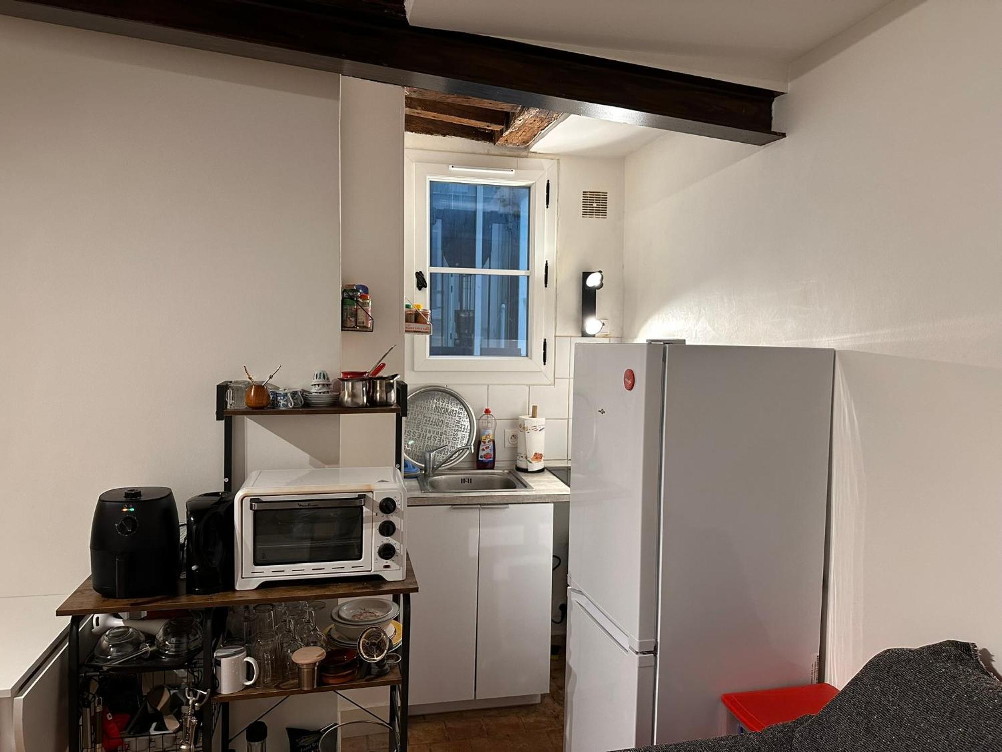 *studio*center Of Paris*ideal Couple* Paris