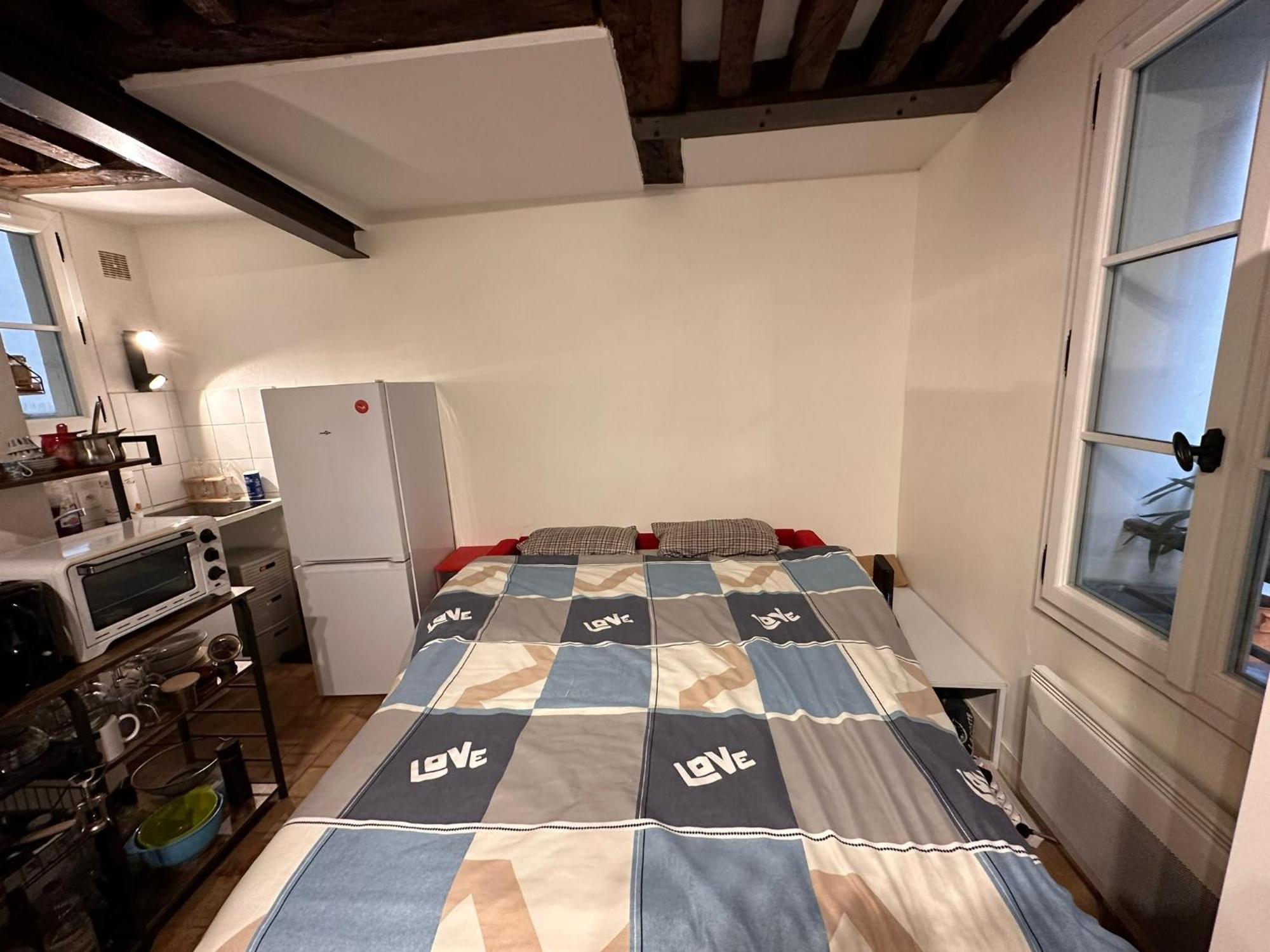 Apartment *studio*center Of Paris*ideal Couple*