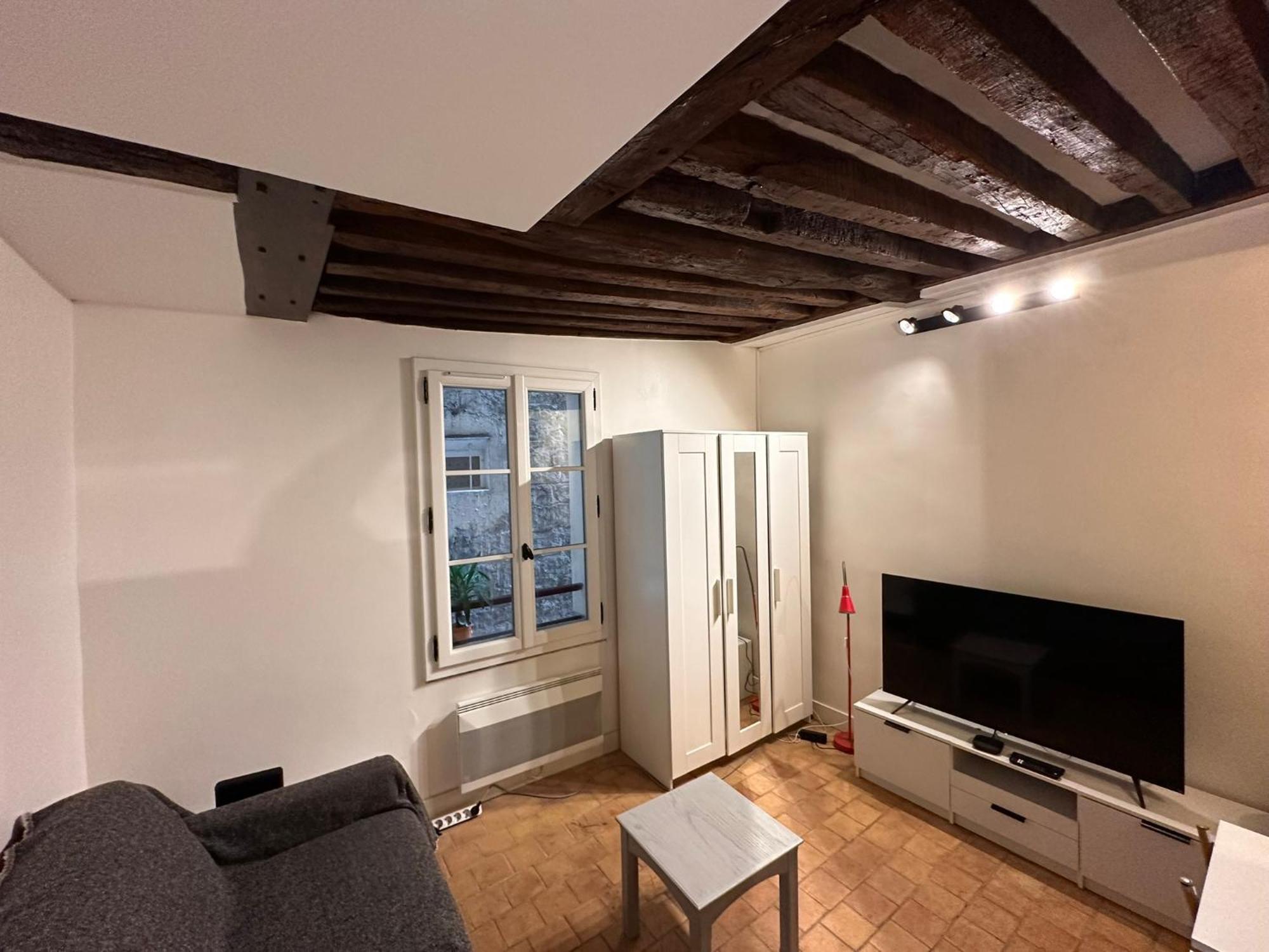Apartment *studio*center Of Paris*ideal Couple*