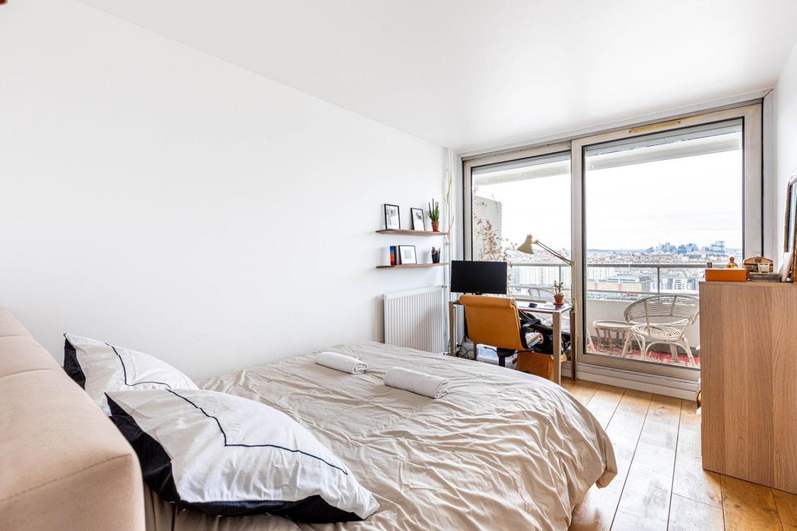Guestready - High-rise Haven With Attractive Views * Paris