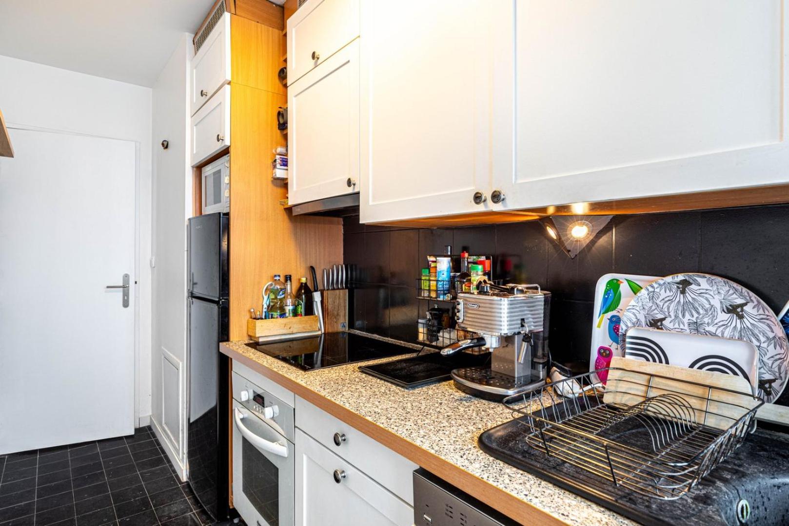 Guestready - High-rise Haven With Attractive Views * Paris