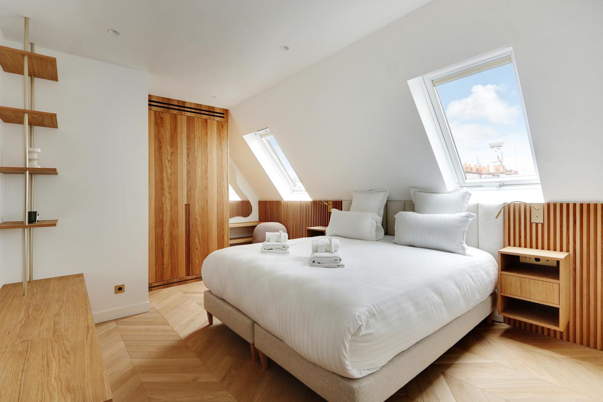 Maison Galante's With Services In La Madeleine - Opera Appartement