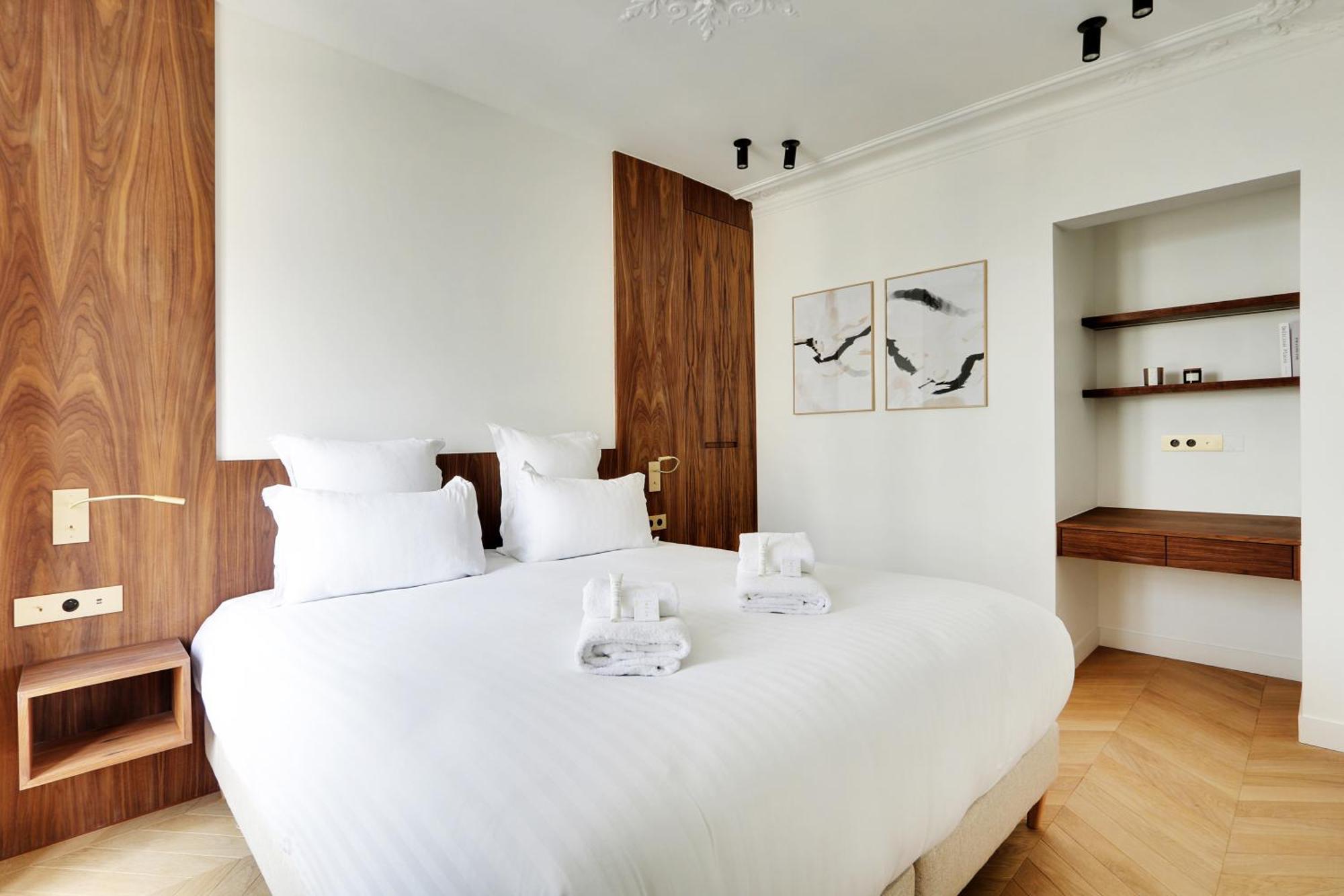 Maison Galante's With Services In La Madeleine - Opera *