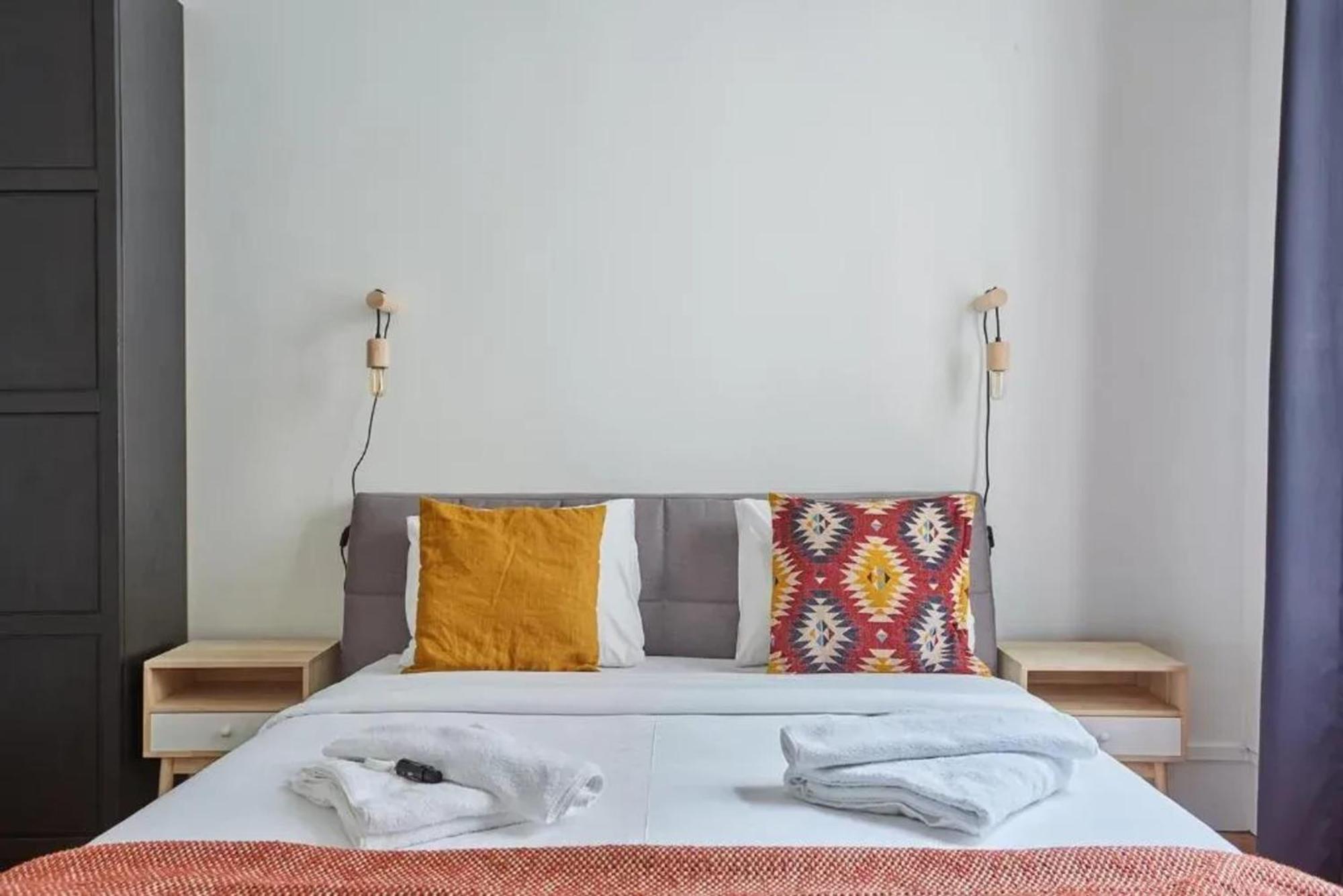 Apartment Moderne A Pres Des Champs-elysees Paris