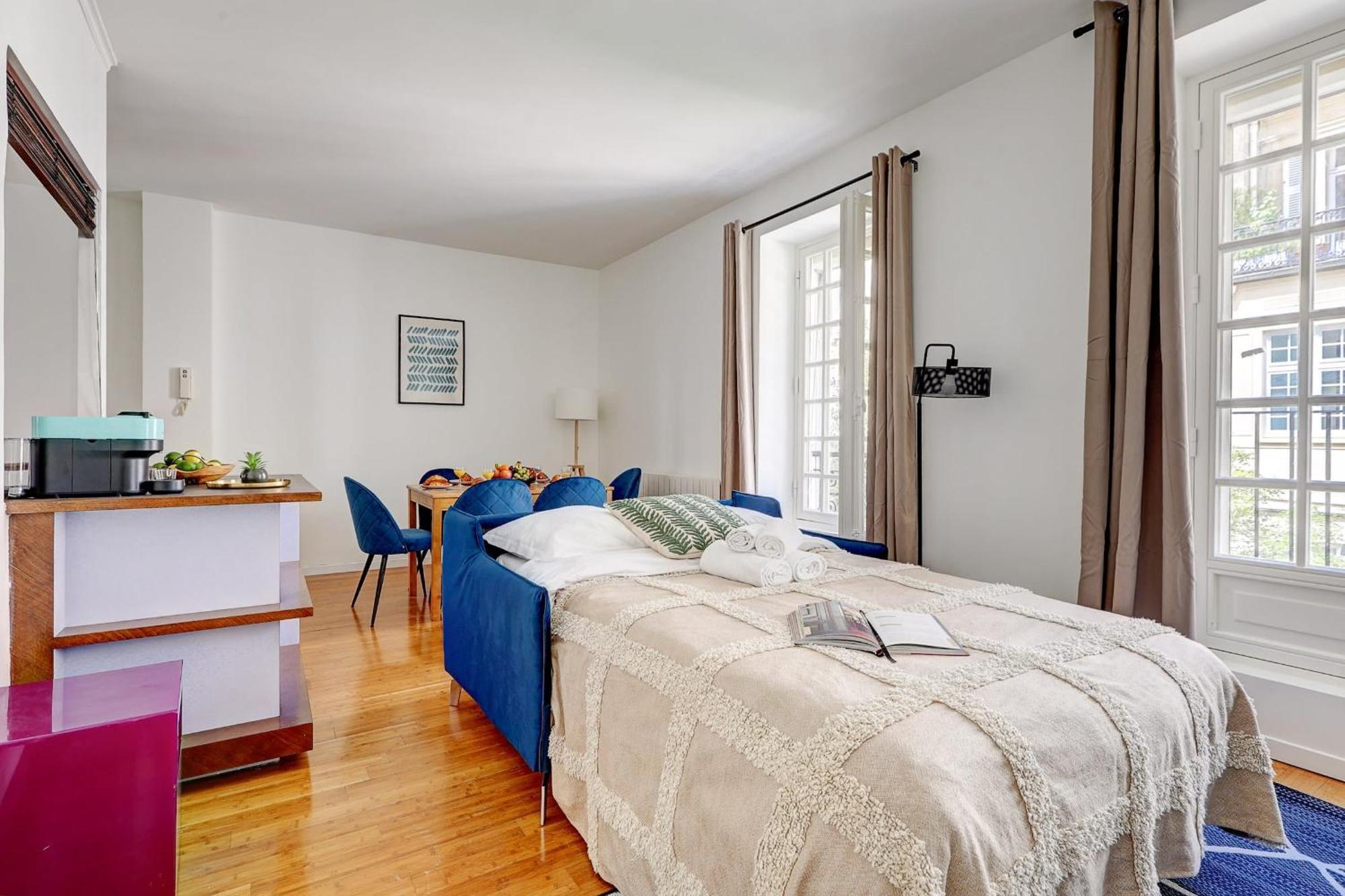 Champs-elysees - 2br With Balcony - Cityapartmentstay Apartamento