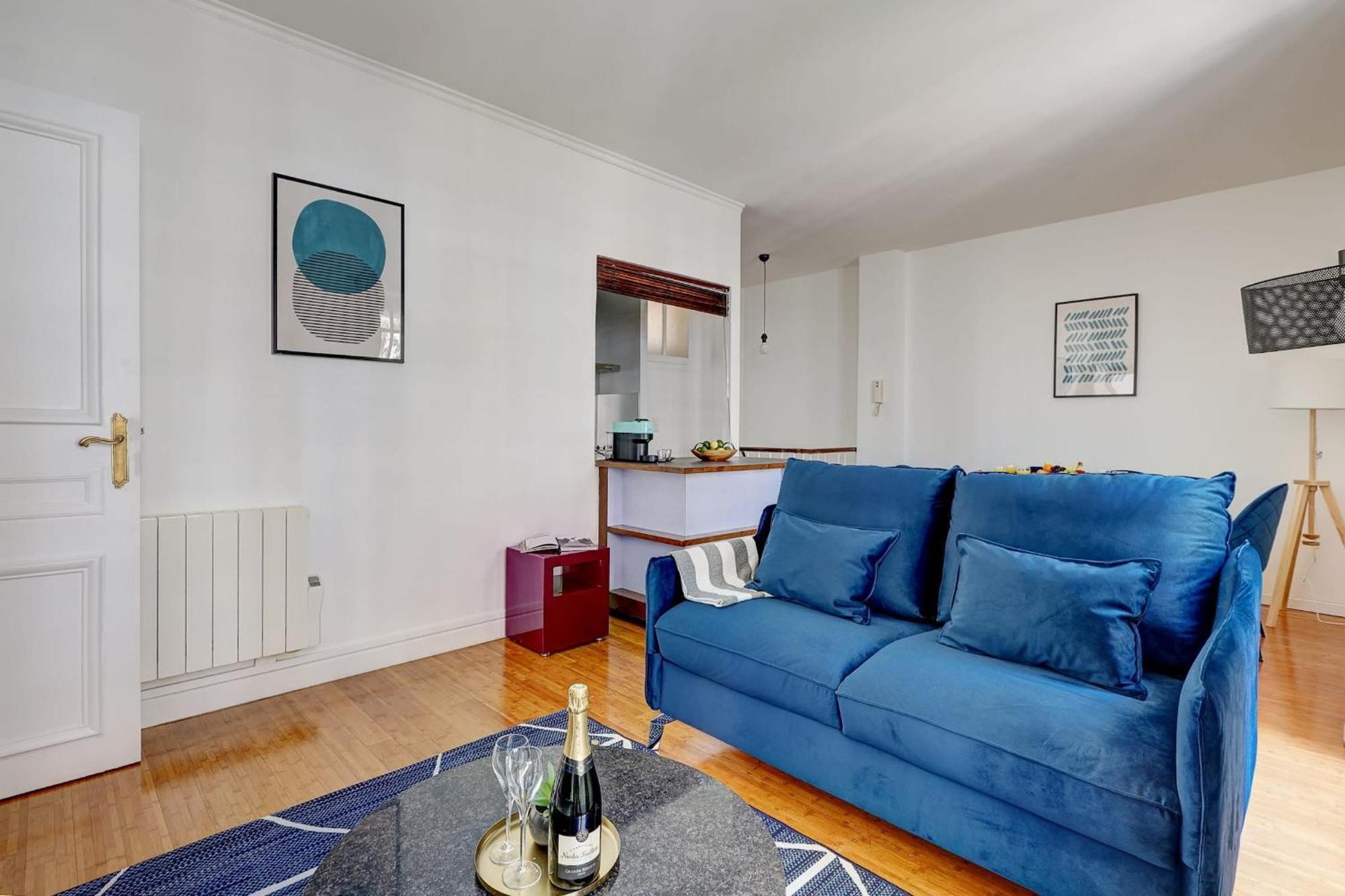 Apartamento Champs-elysees - 2br With Balcony - Cityapartmentstay *