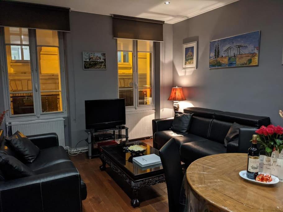Appartement 2 Bd 16th Arrondissement Trocadero Sleeps 4 To 6 Eiffel Tower Paris