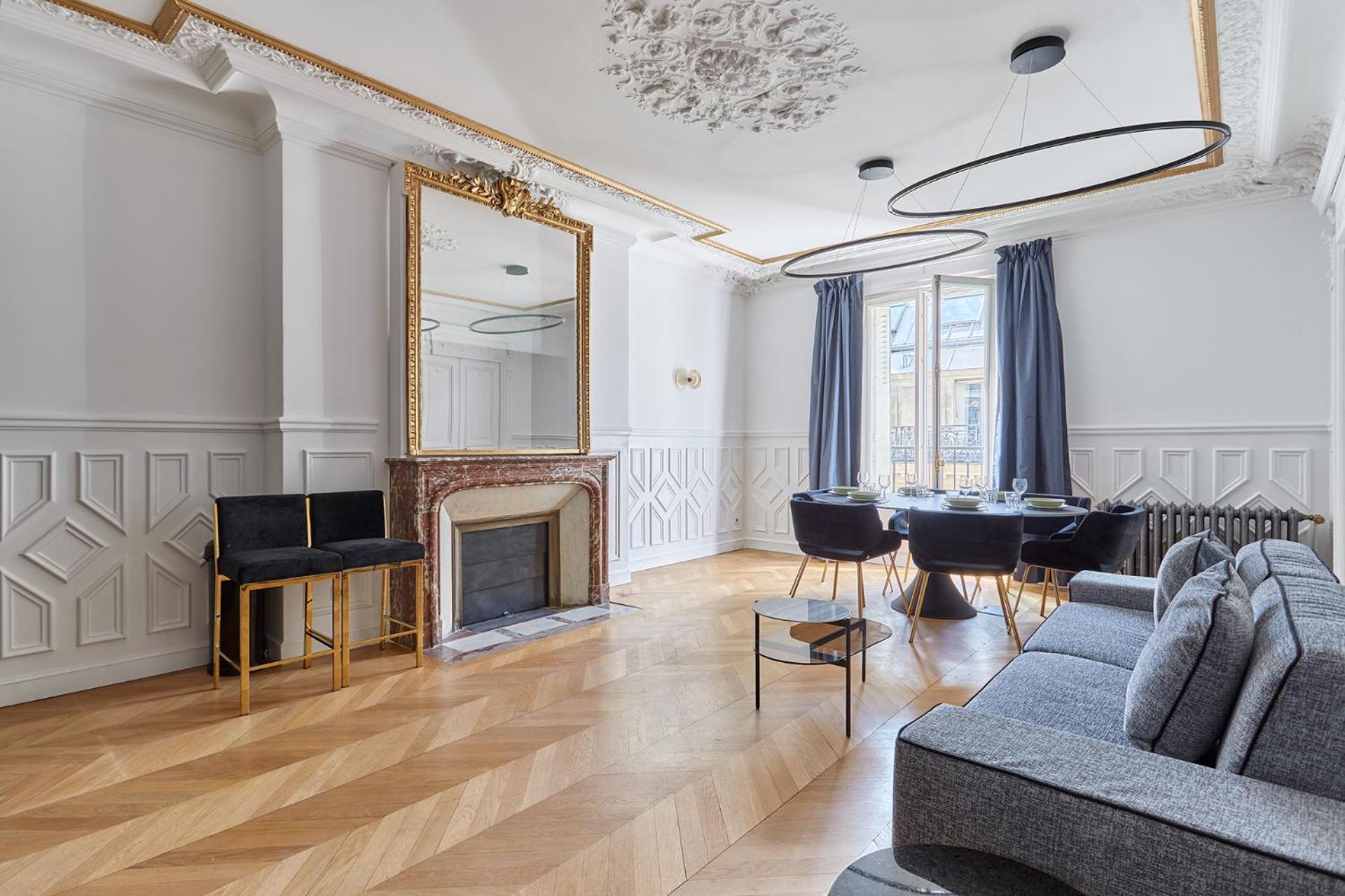 Apartment Sublime Montaigne Arc De Triomphe By Studioprestige *