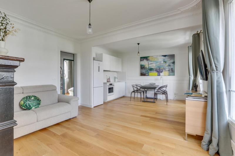 Apartment 502 Lecourbe - Superb In Paris