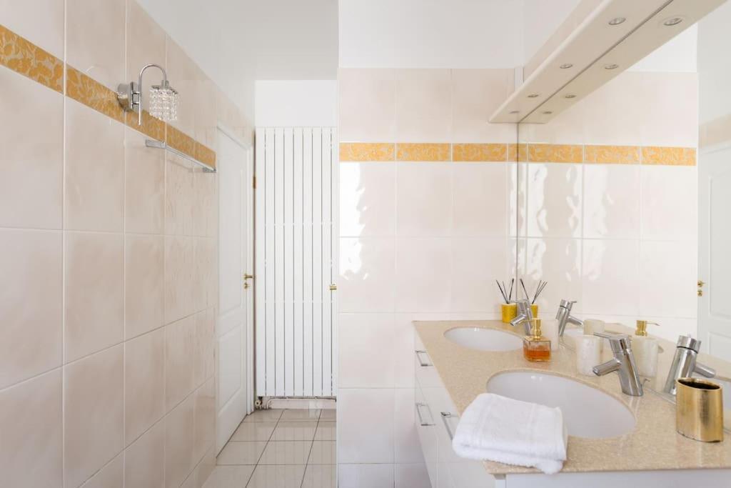 Elegant 4-room Near Arc De Triomphe And Palais Des Congres Apartamento