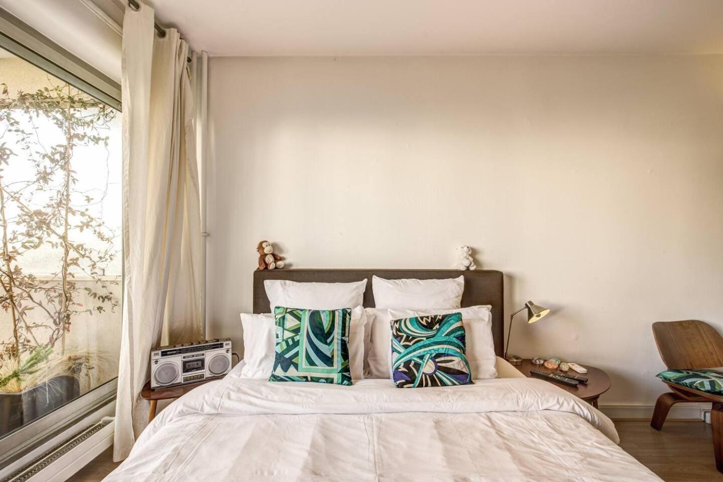 Beautiful Big In Rue Saint Apartamento