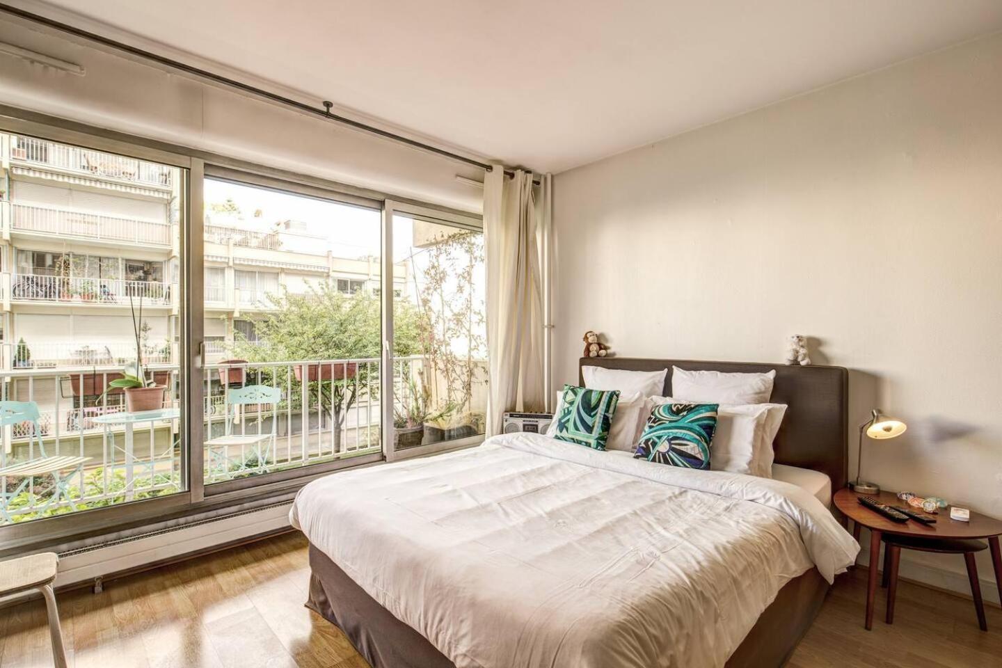 Beautiful Big In Rue Saint Apartamento