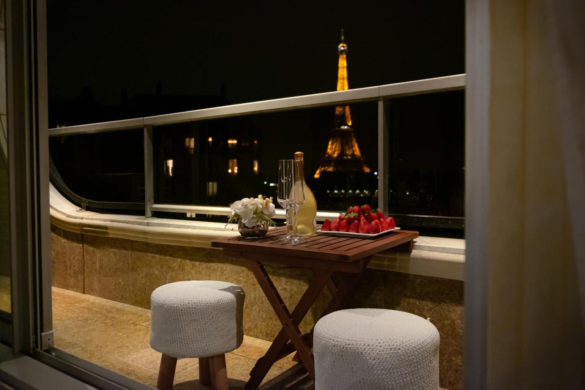 Les Amoureux De La Tour Eiffel Guest house