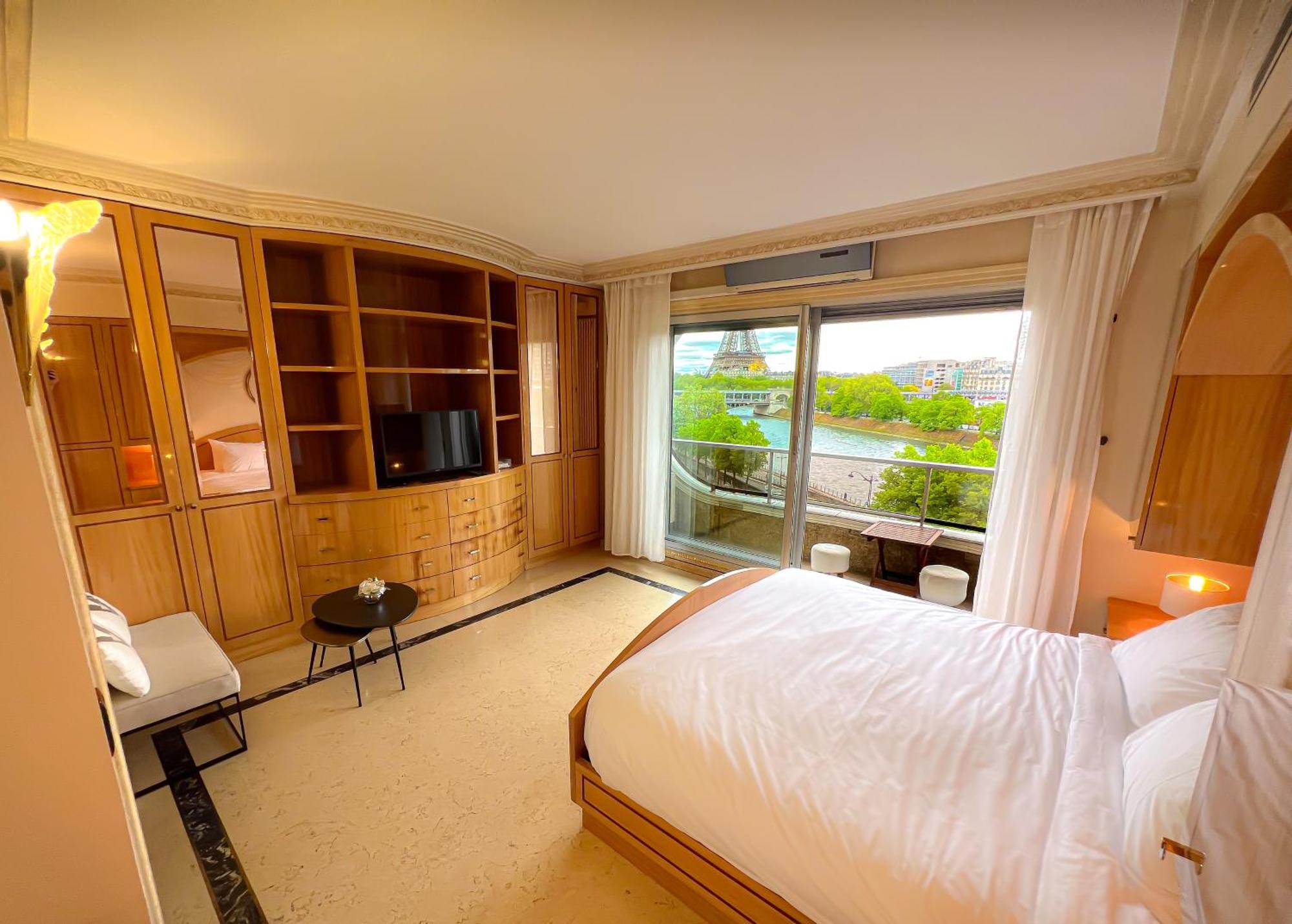Guest house Les Amoureux De La Tour Eiffel *