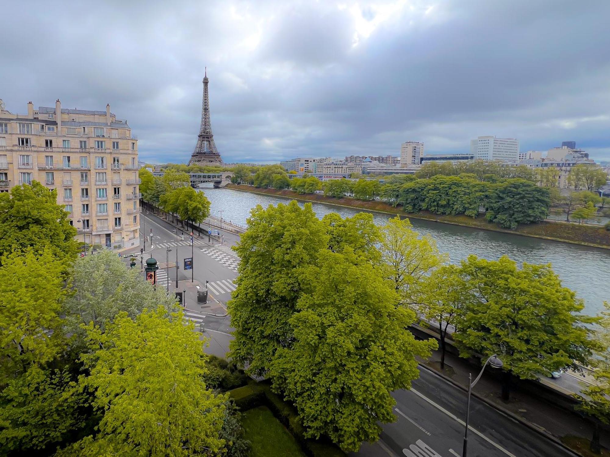 Les Amoureux De La Tour Eiffel Guest house *