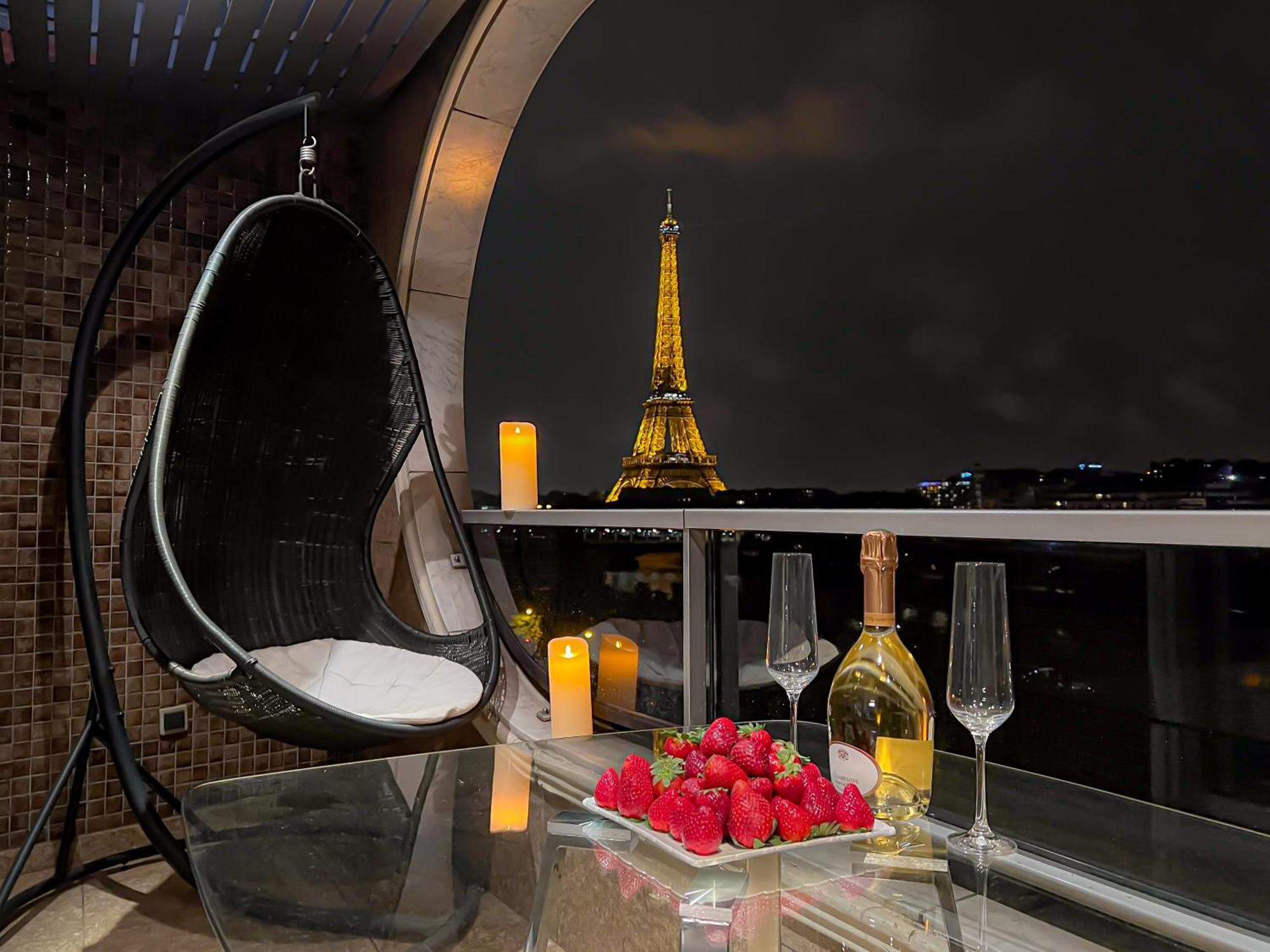 Guest house Les Amoureux De La Tour Eiffel *