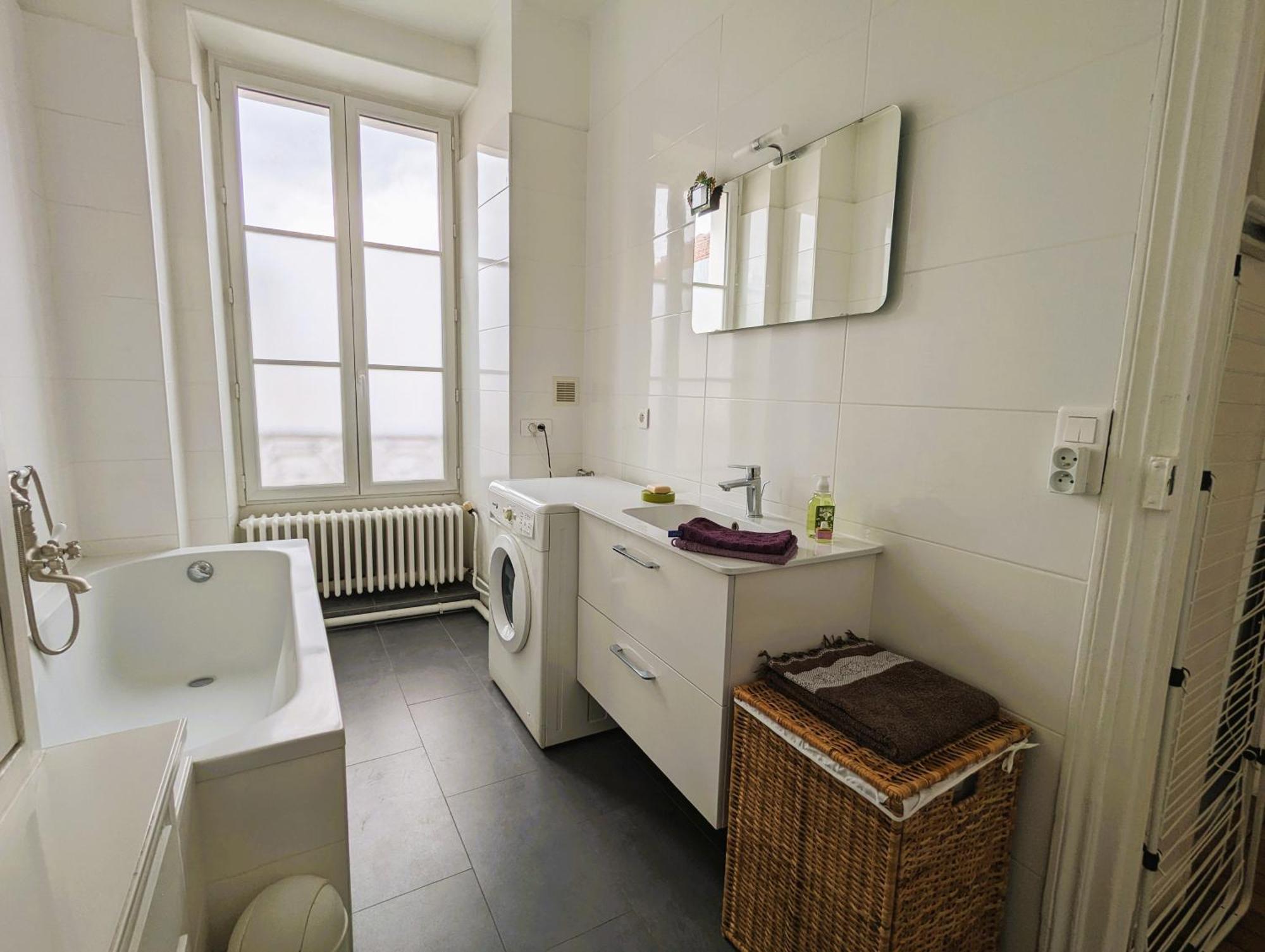 Apartment Typique Et Confortable - Voltaire Paris