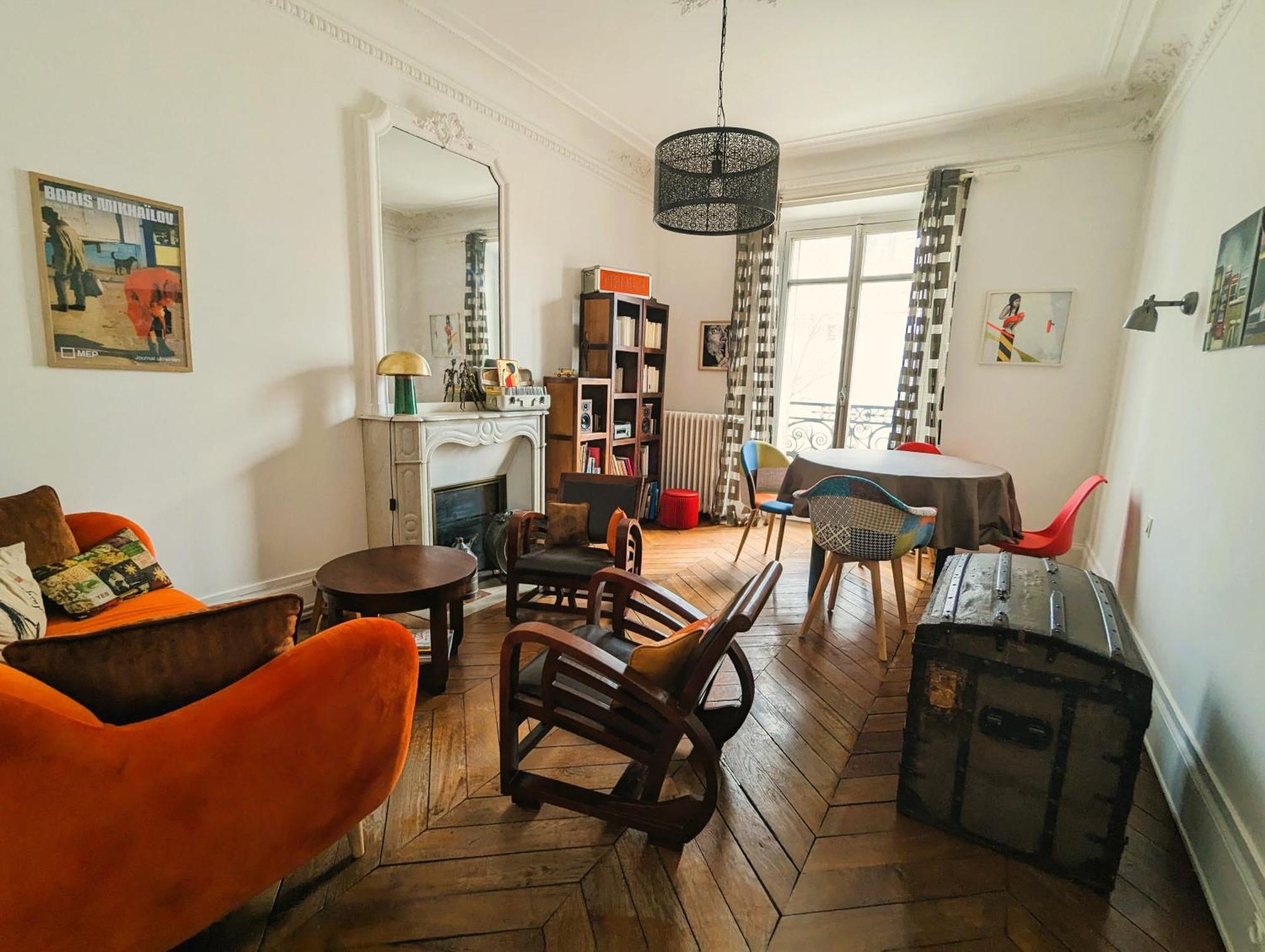 Typique Et Confortable - Voltaire Paris
