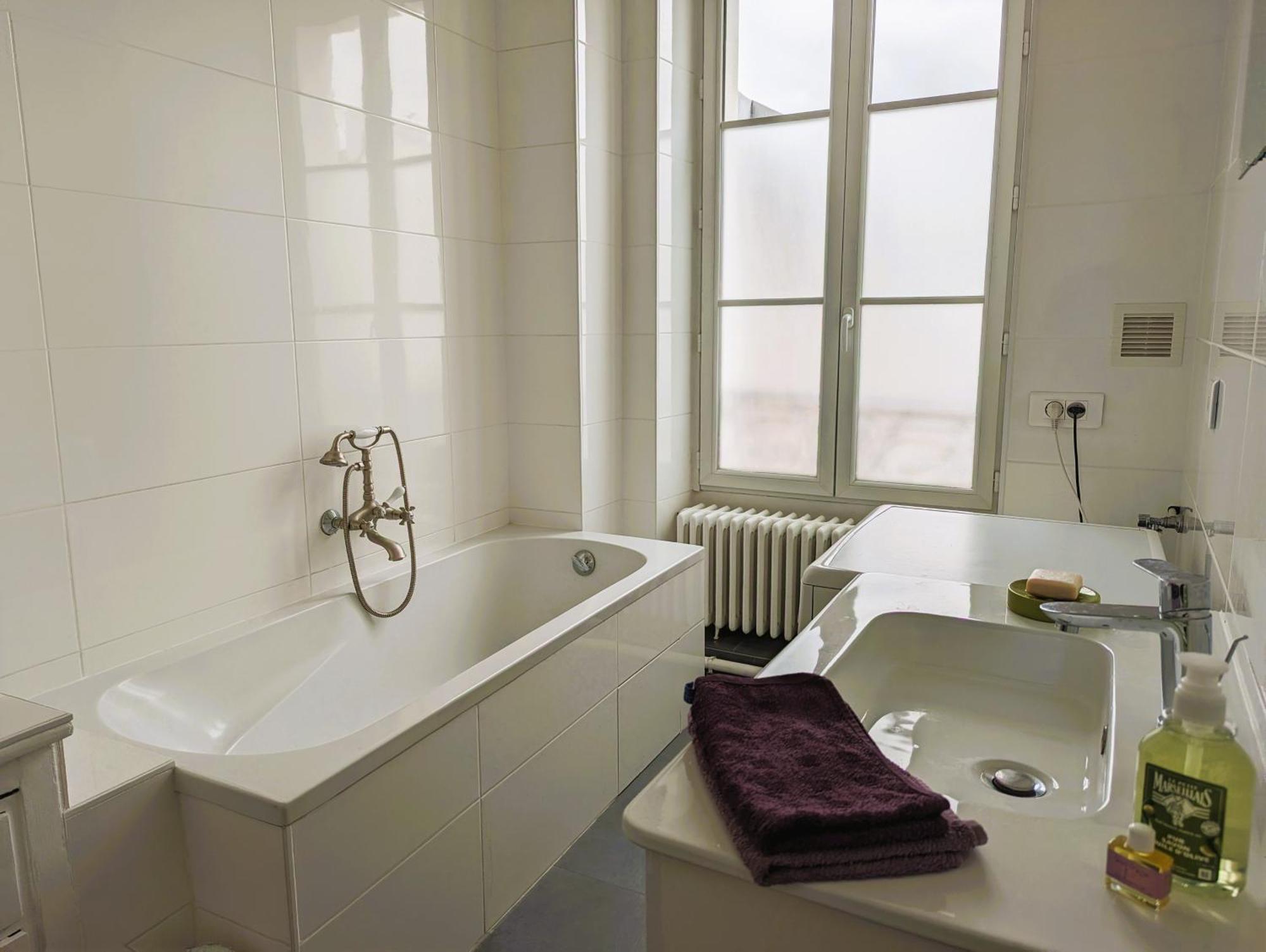 Typique Et Confortable - Voltaire Apartment *