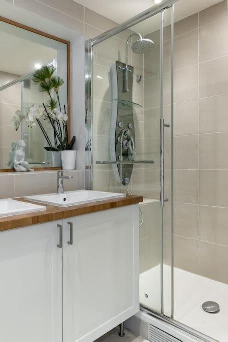 Apartment Vaugirard Lecourbe 2br Avec Balcon Paris