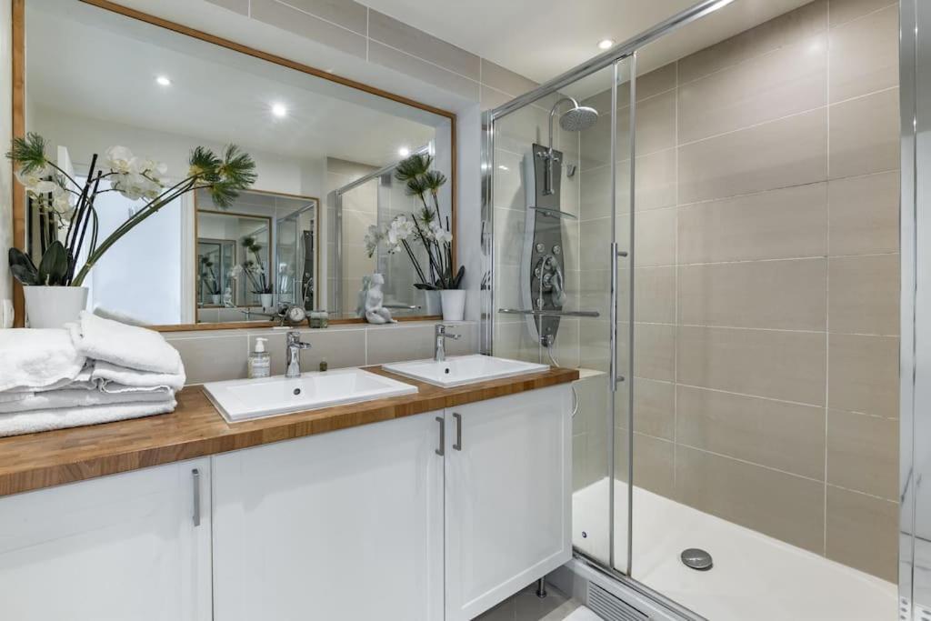 Vaugirard Lecourbe 2br Avec Balcon Apartment