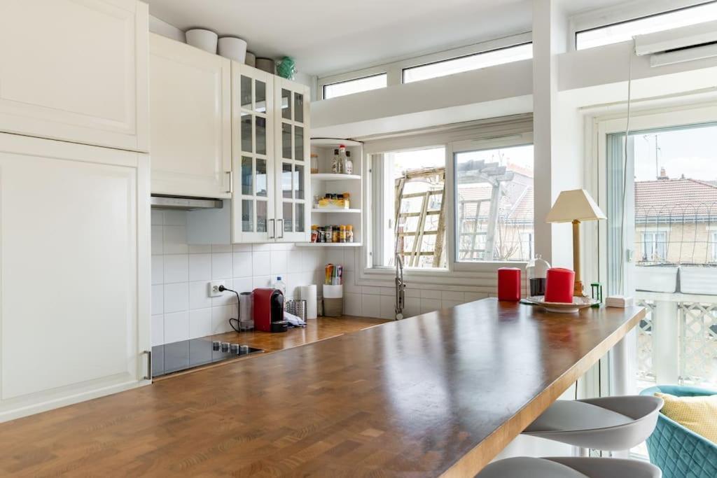 Vaugirard Lecourbe 2br Avec Balcon Apartment