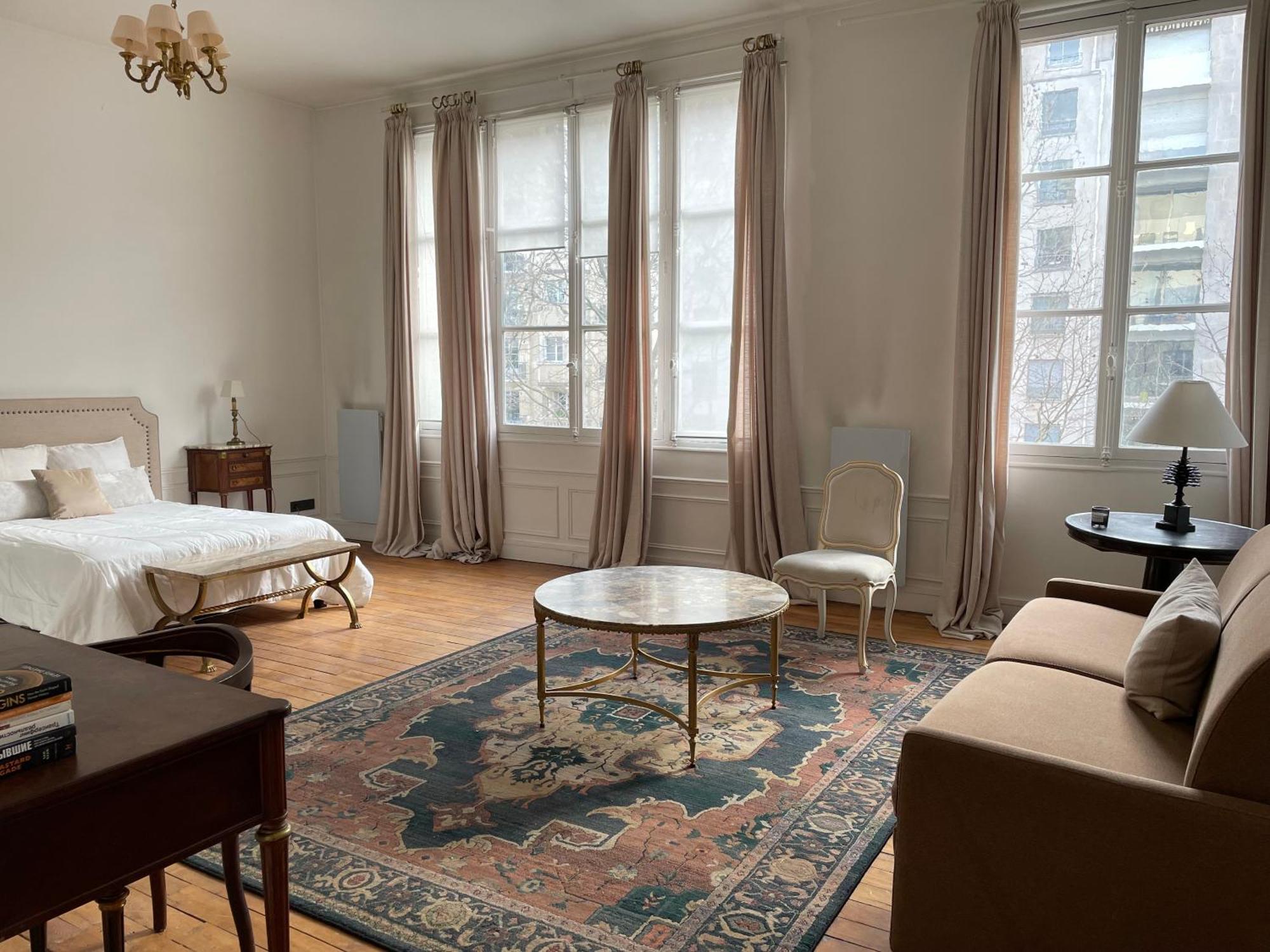 7eme Invalides/ Tour Eiffel 1er Etage * Paris