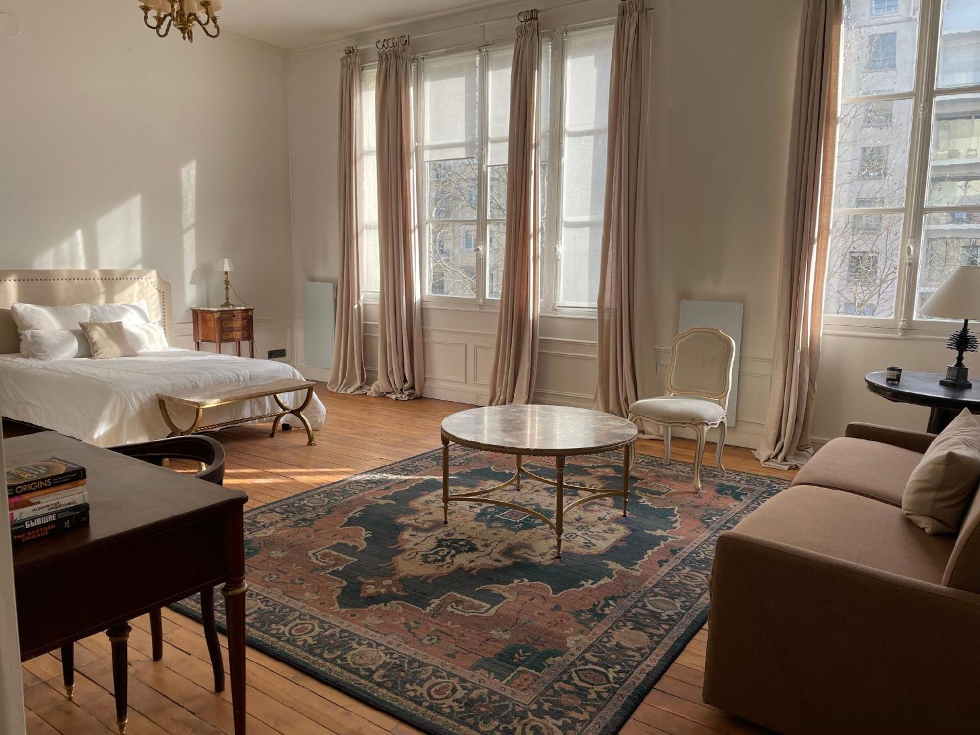 7eme Invalides/ Tour Eiffel 1er Etage Apartamento *