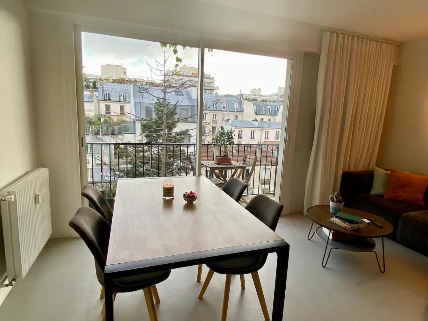 Moderne, Vue Sur Les Toits Et Plein Sud * Paris