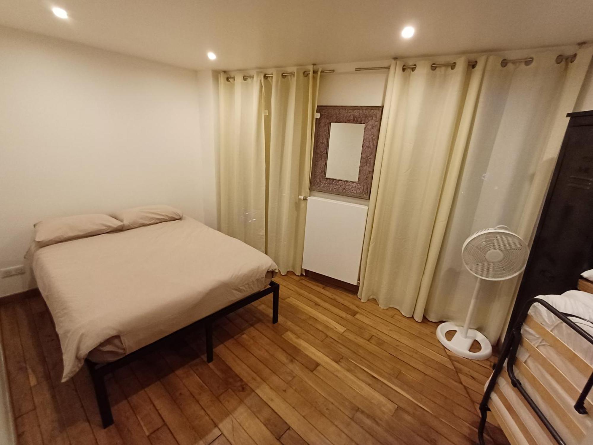Moderne 2 5 Voyageurs Paris