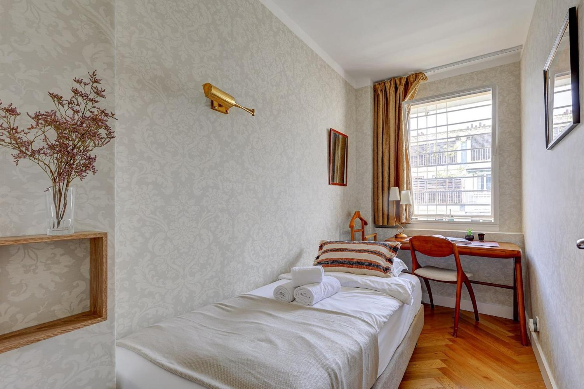 Eiffel Tower - 1br With Balcony - Cityapartmentstay Appartement Paris