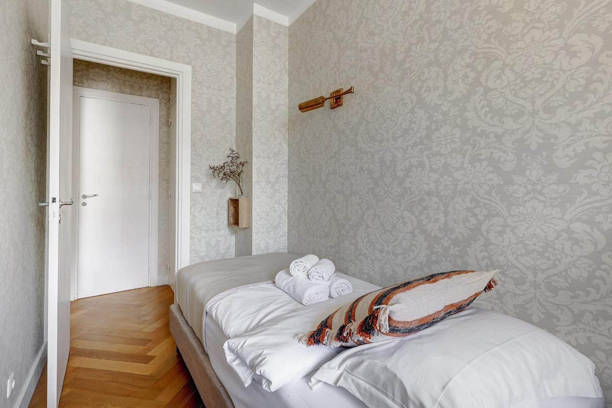 Eiffel Tower - 1br With Balcony - Cityapartmentstay Appartement Paris
