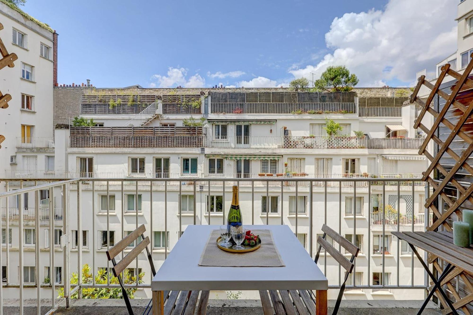 Appartement Eiffel Tower - 1br With Balcony - Cityapartmentstay Paris