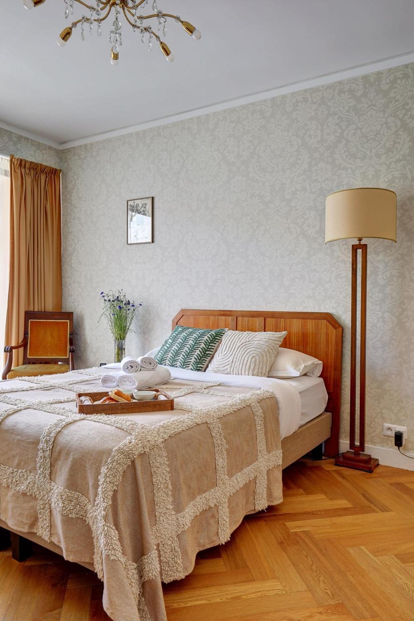 Eiffel Tower - 1br With Balcony - Cityapartmentstay Appartement