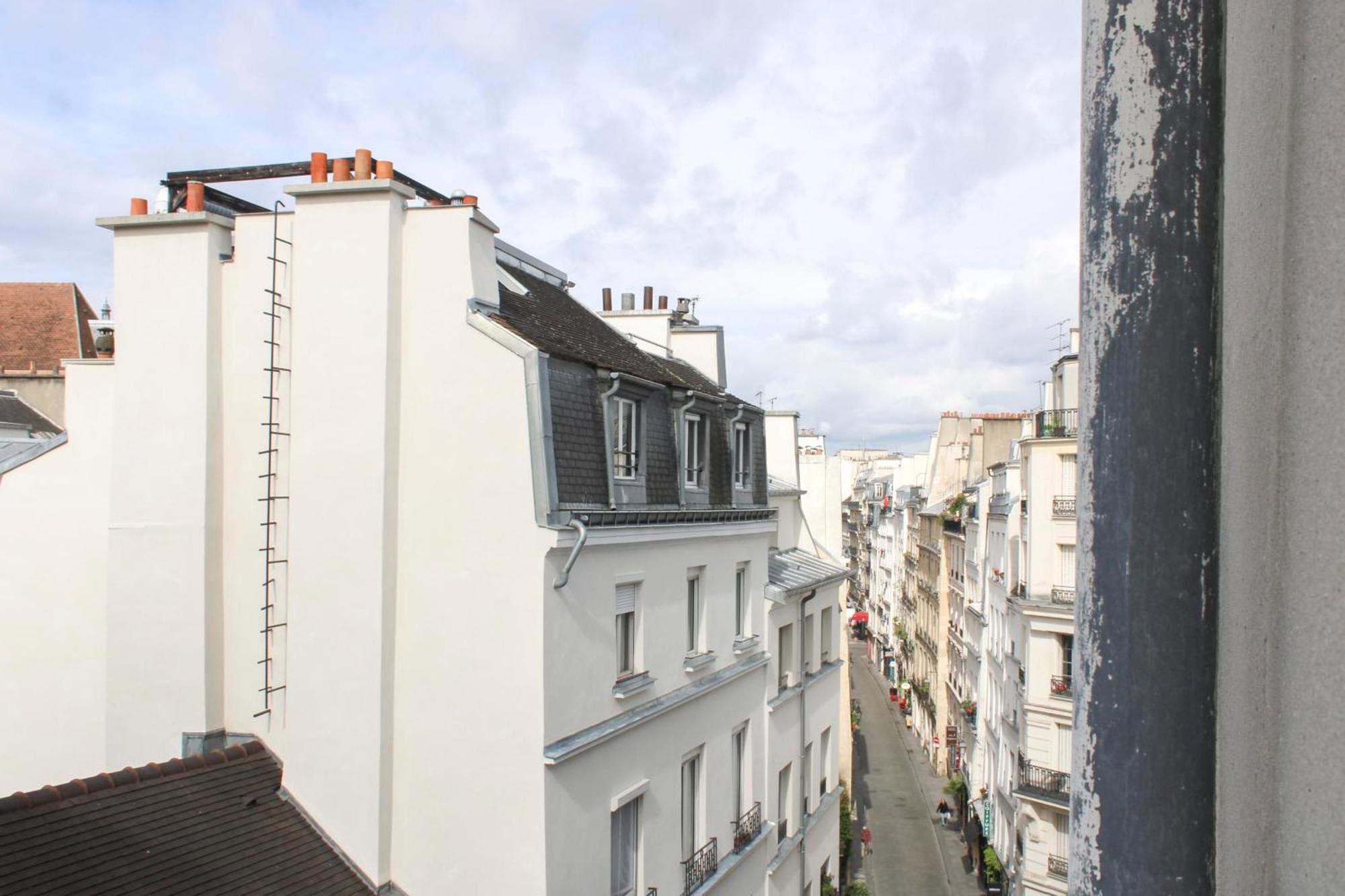 Bright And Quiet 25 M Apartment *